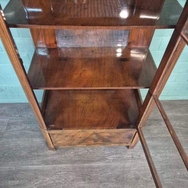 Vitrine Geschirrschrank Biedermeier 1830 Mahagoni – Bild 13