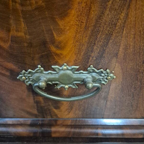 Vitrine Geschirrschrank Biedermeier 1860 Mahagoni – Bild 7