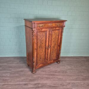 Vertiko Gründerzeit 1880 Nussbaum