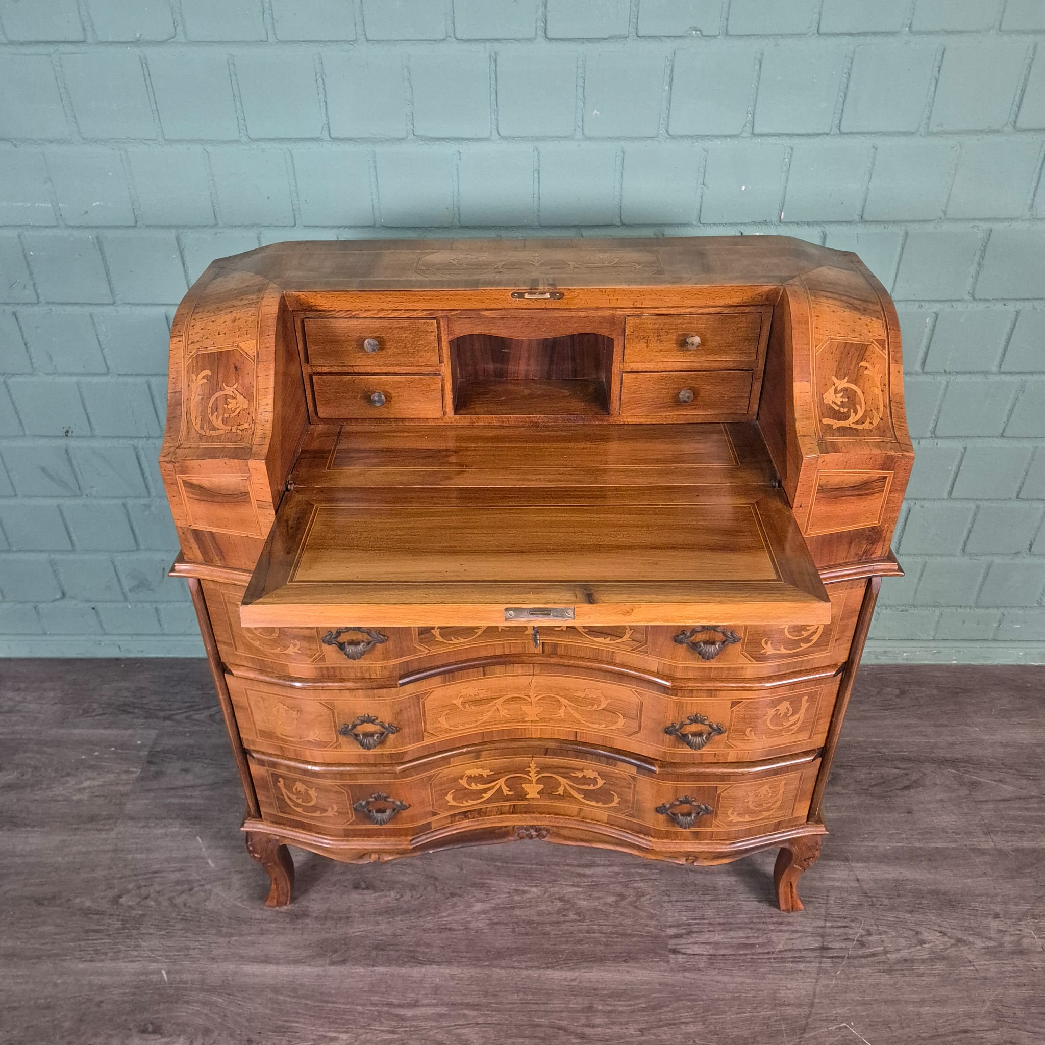 Schreibtisch Damensekretär Nussbaum 0,87 m – Bild 12