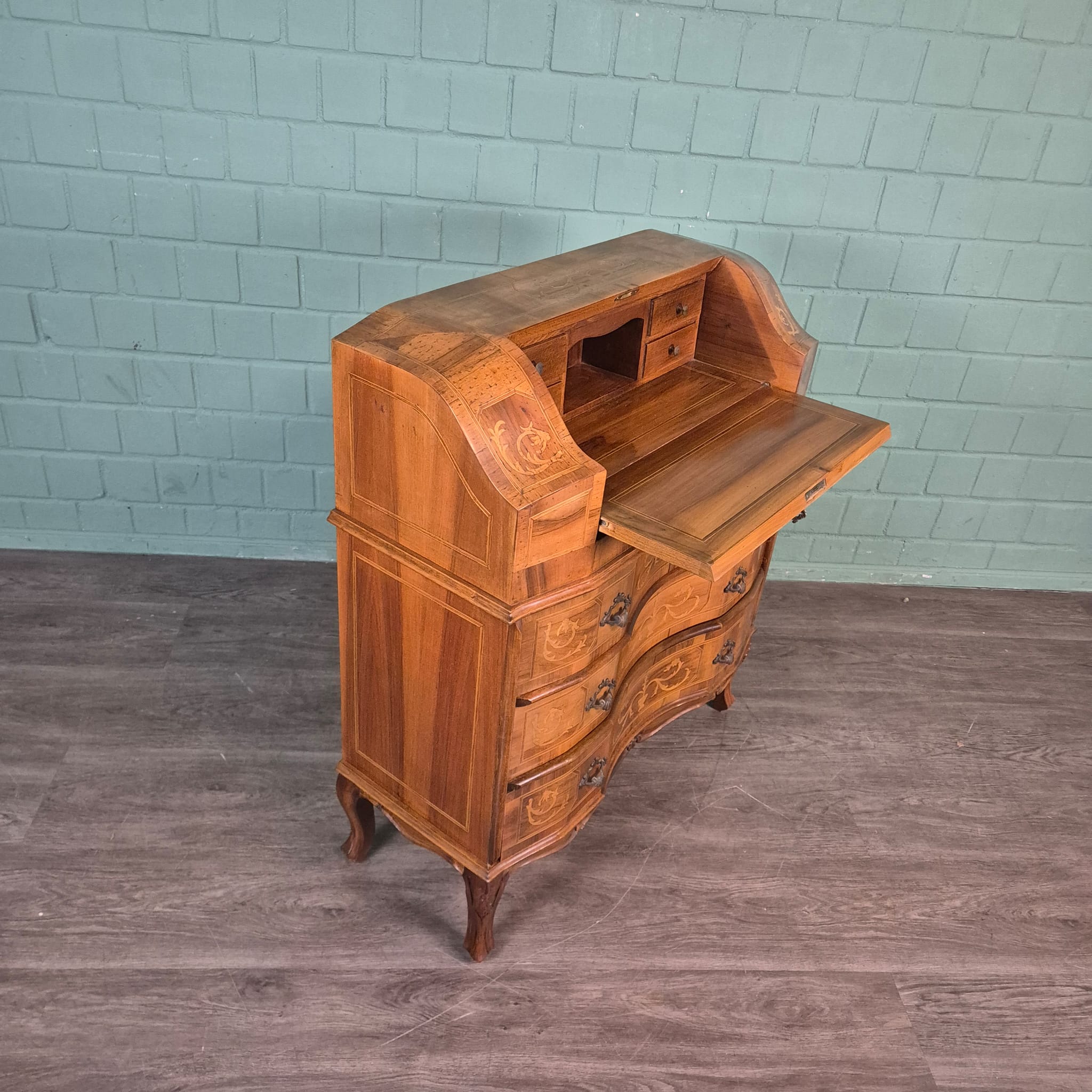 Schreibtisch Damensekretär Nussbaum 0,87 m – Bild 13