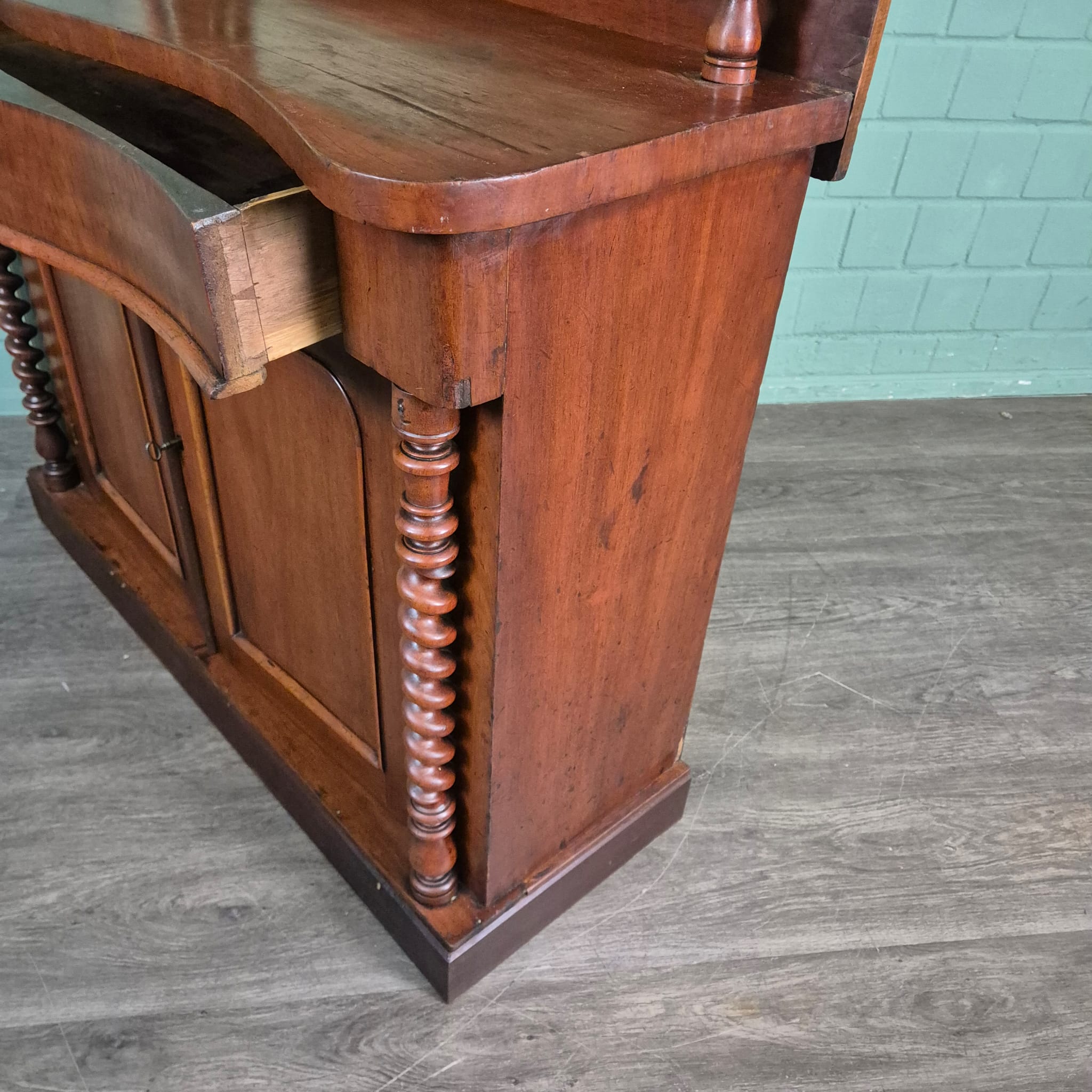Buffetschrank Schminktisch Art-Deco 1930 Mahagoni – Bild 7