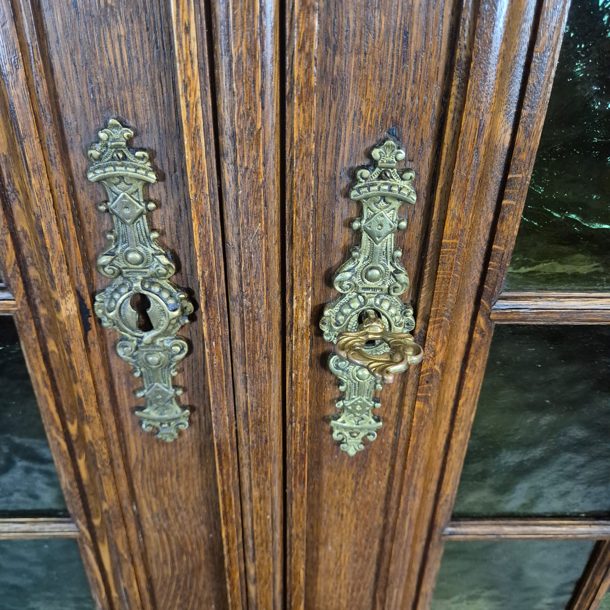 Vitrine Schrank Neubarock 1910 Eiche – Bild 18