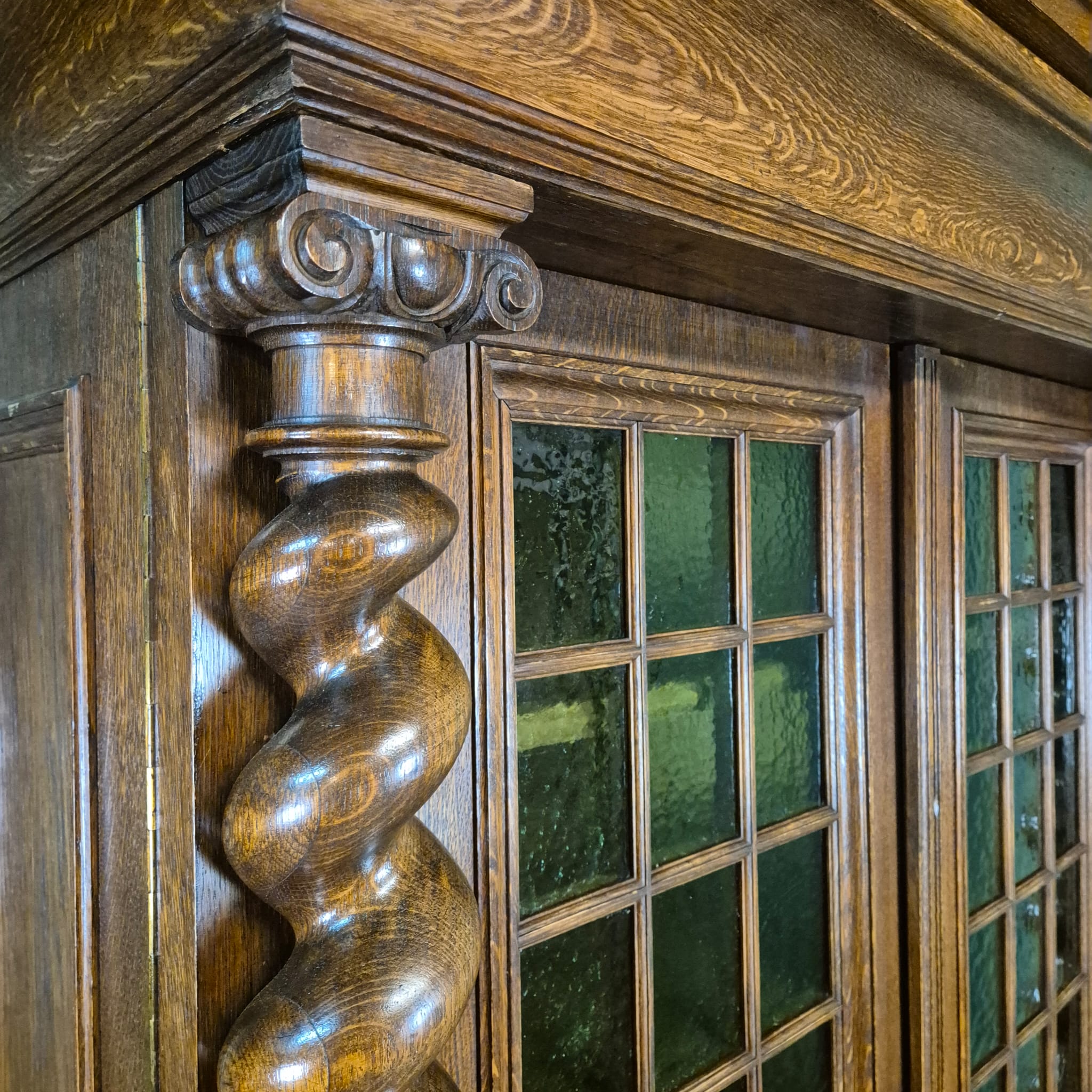 Vitrine Schrank Neubarock 1910 Eiche – Bild 16