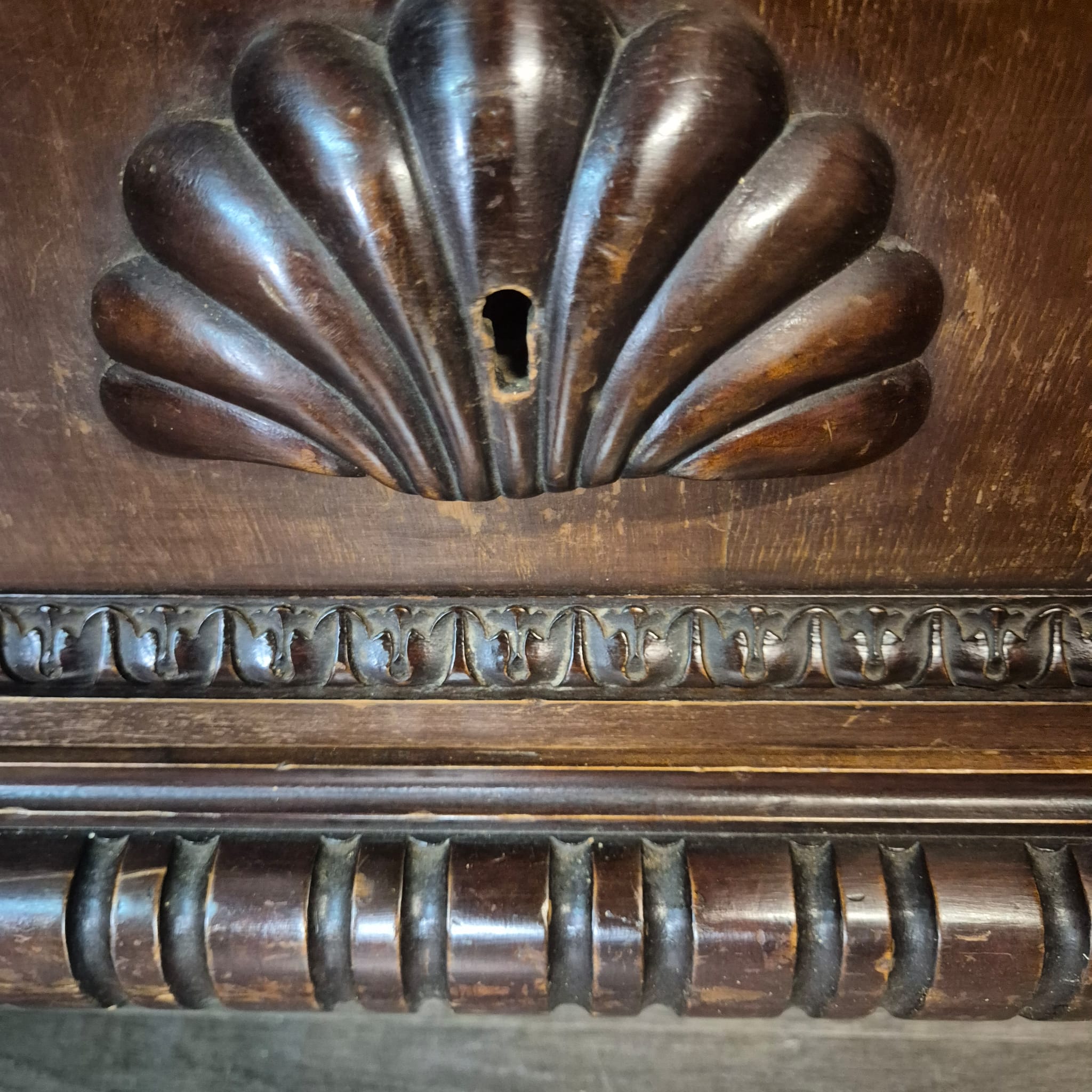 Schrank Vitrine Neubarock Nussbaum 1,43 m – Bild 11