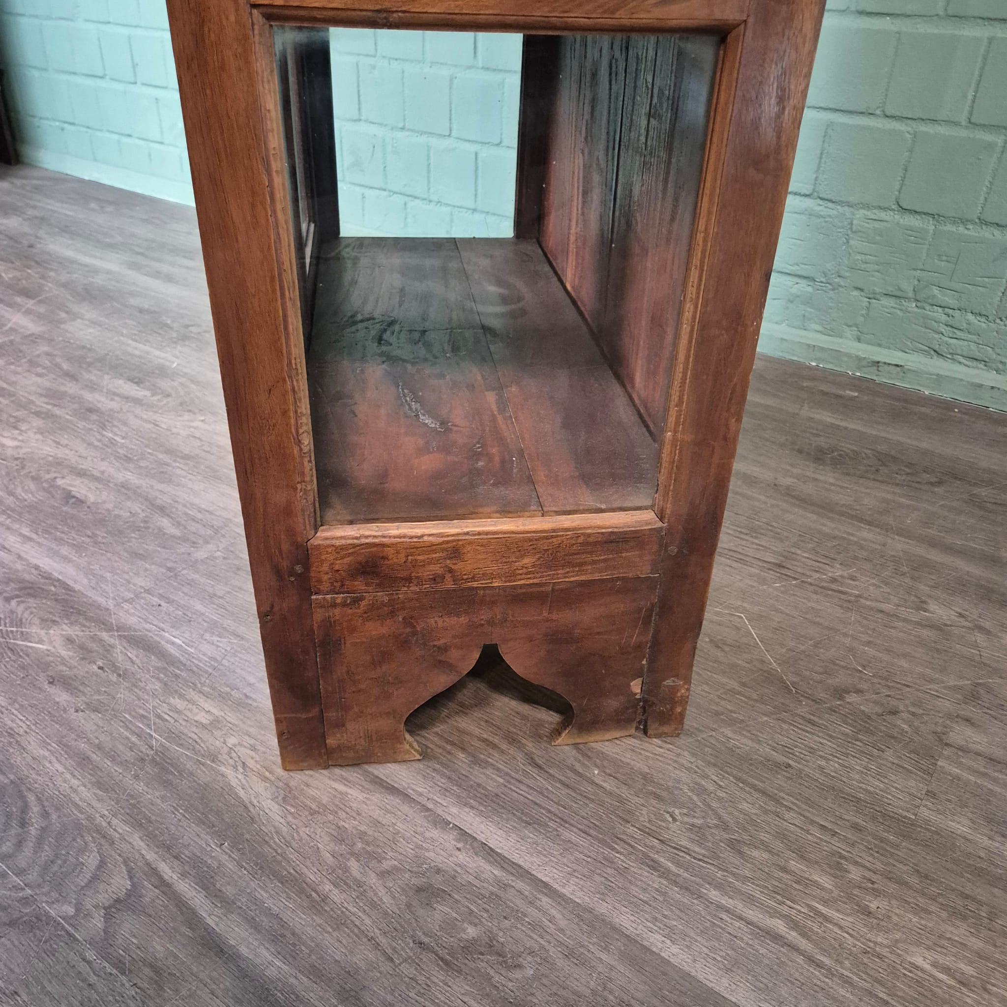 Vitrine Schaukasten Teakholz 0,80 m – Bild 8