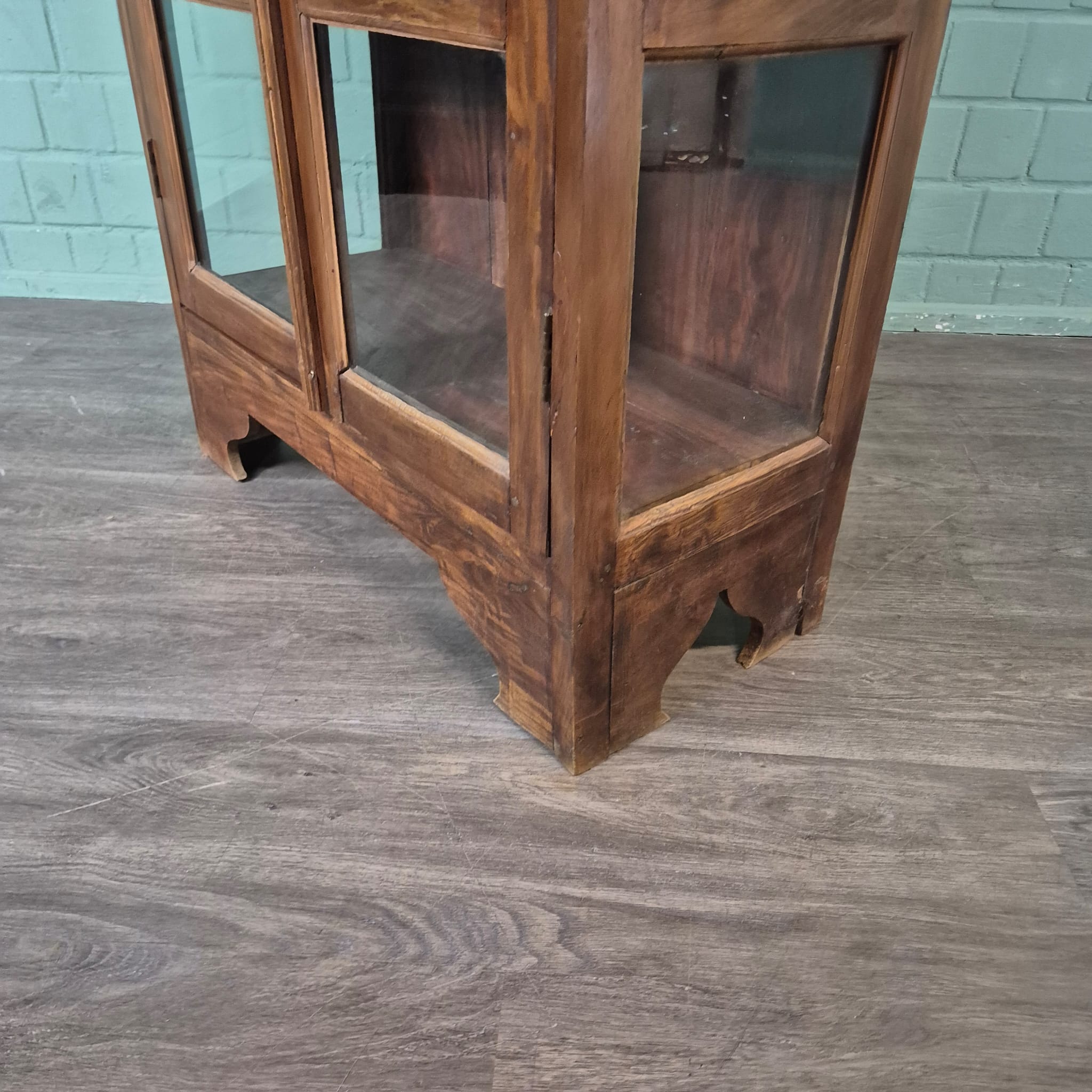 Vitrine Schaukasten Teakholz 0,80 m – Bild 9