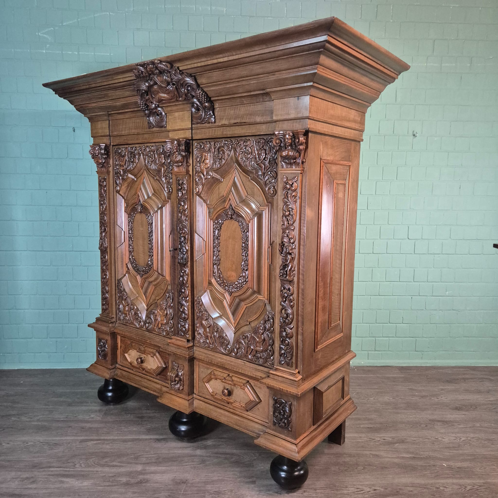 Hamburger Schapp Kleiderschrank 1880 Nussbaum – Bild 5