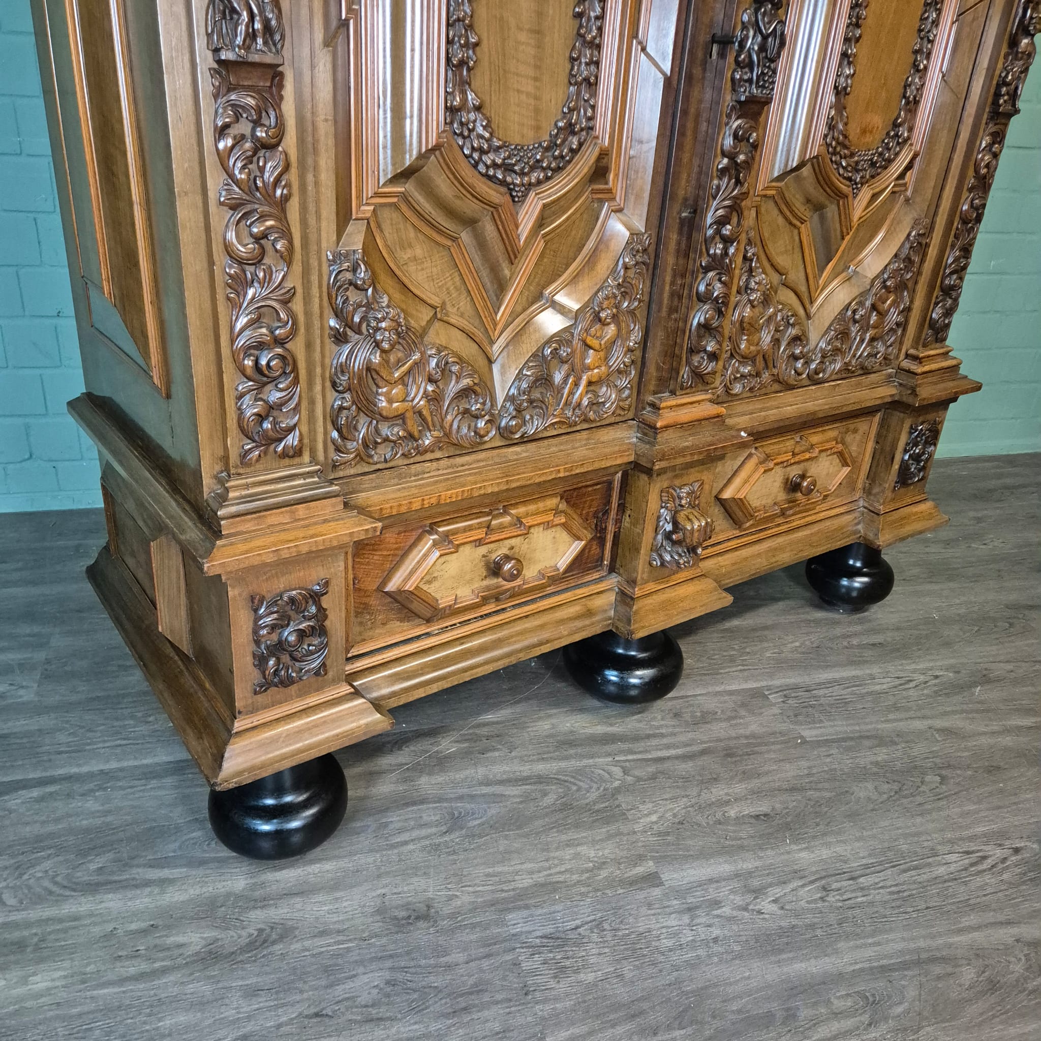 Hamburger Schapp Kleiderschrank 1880 Nussbaum – Bild 8