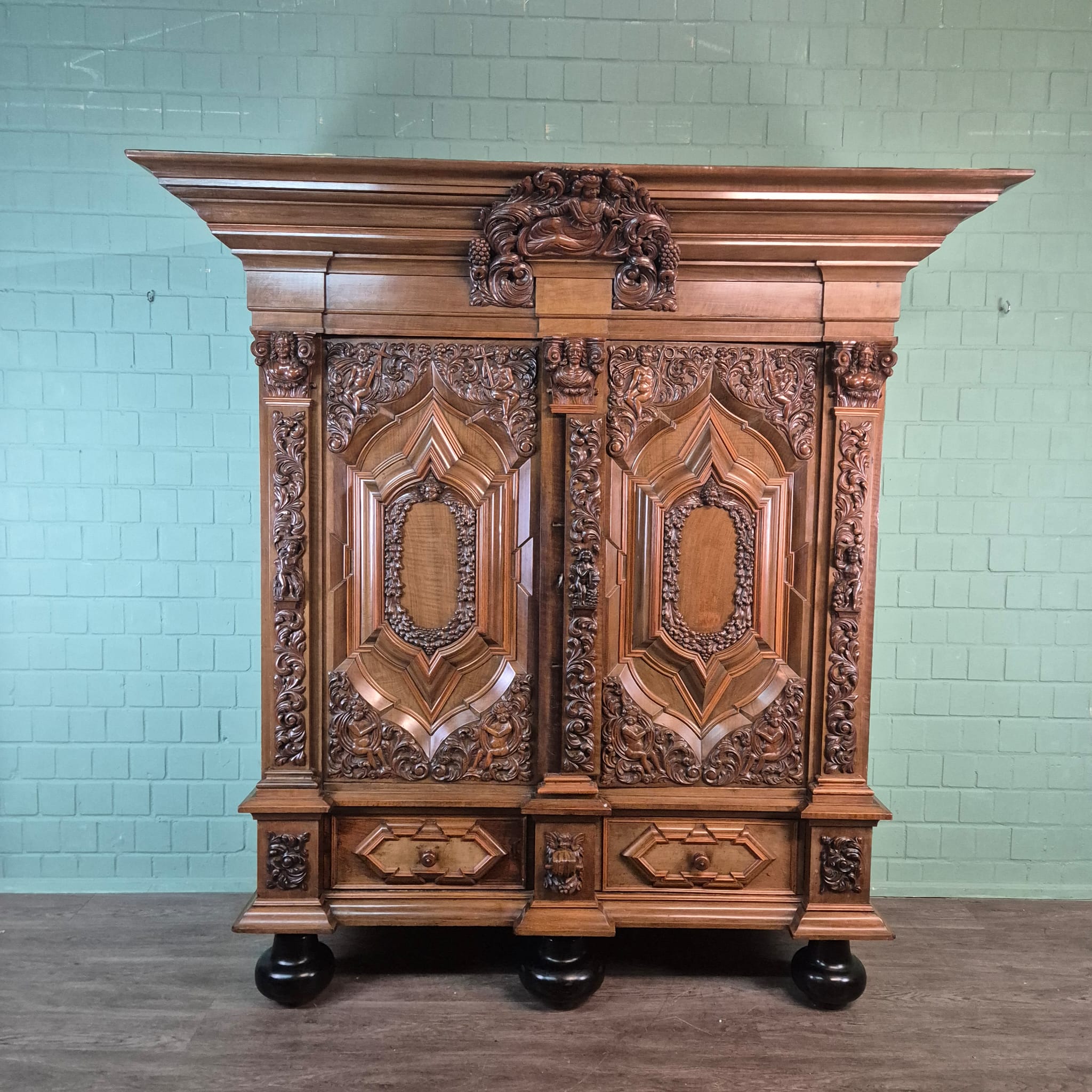 Hamburger Schapp Kleiderschrank 1880 Nussbaum – Bild 3