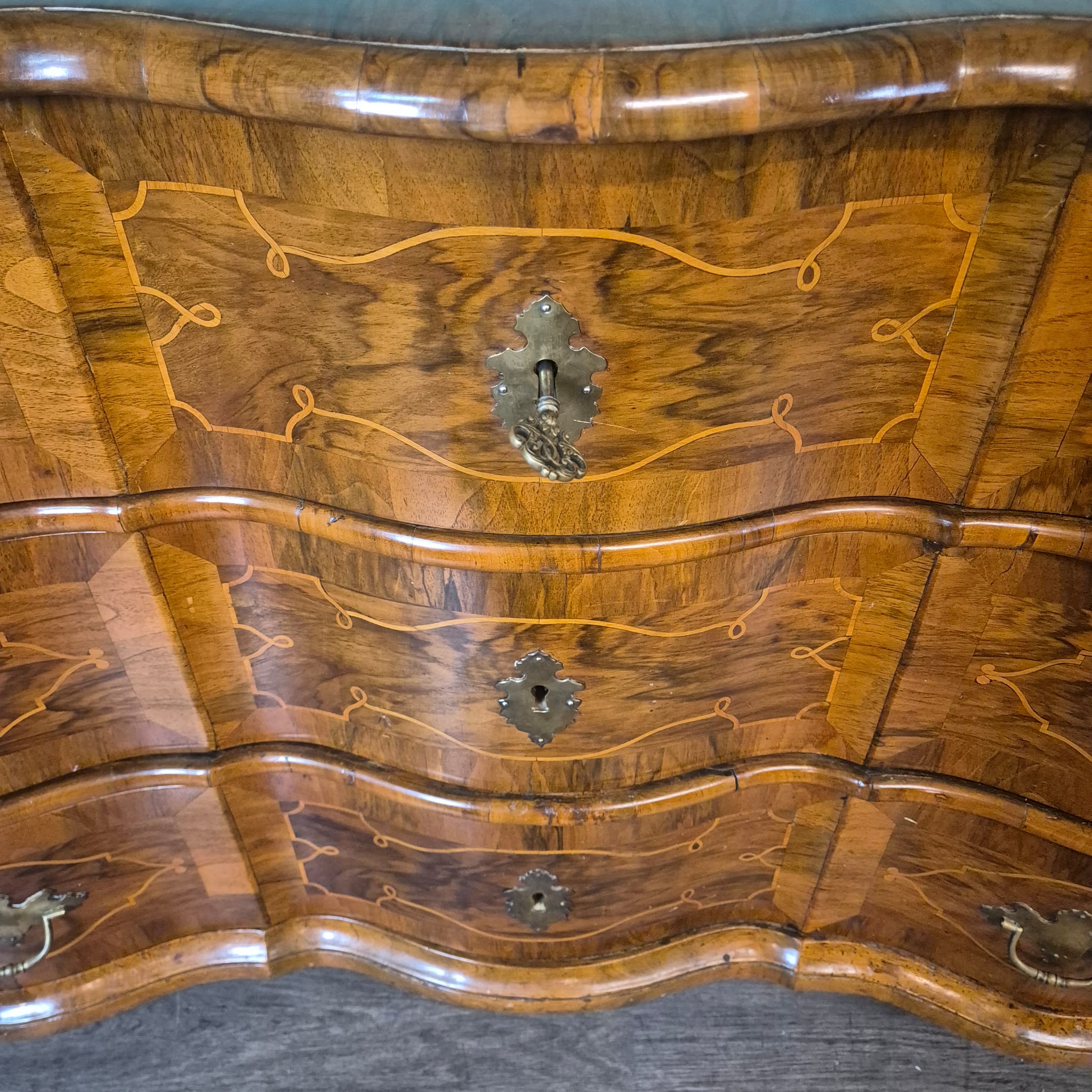 Kommode Barock 1770 Nussbaum – Bild 10