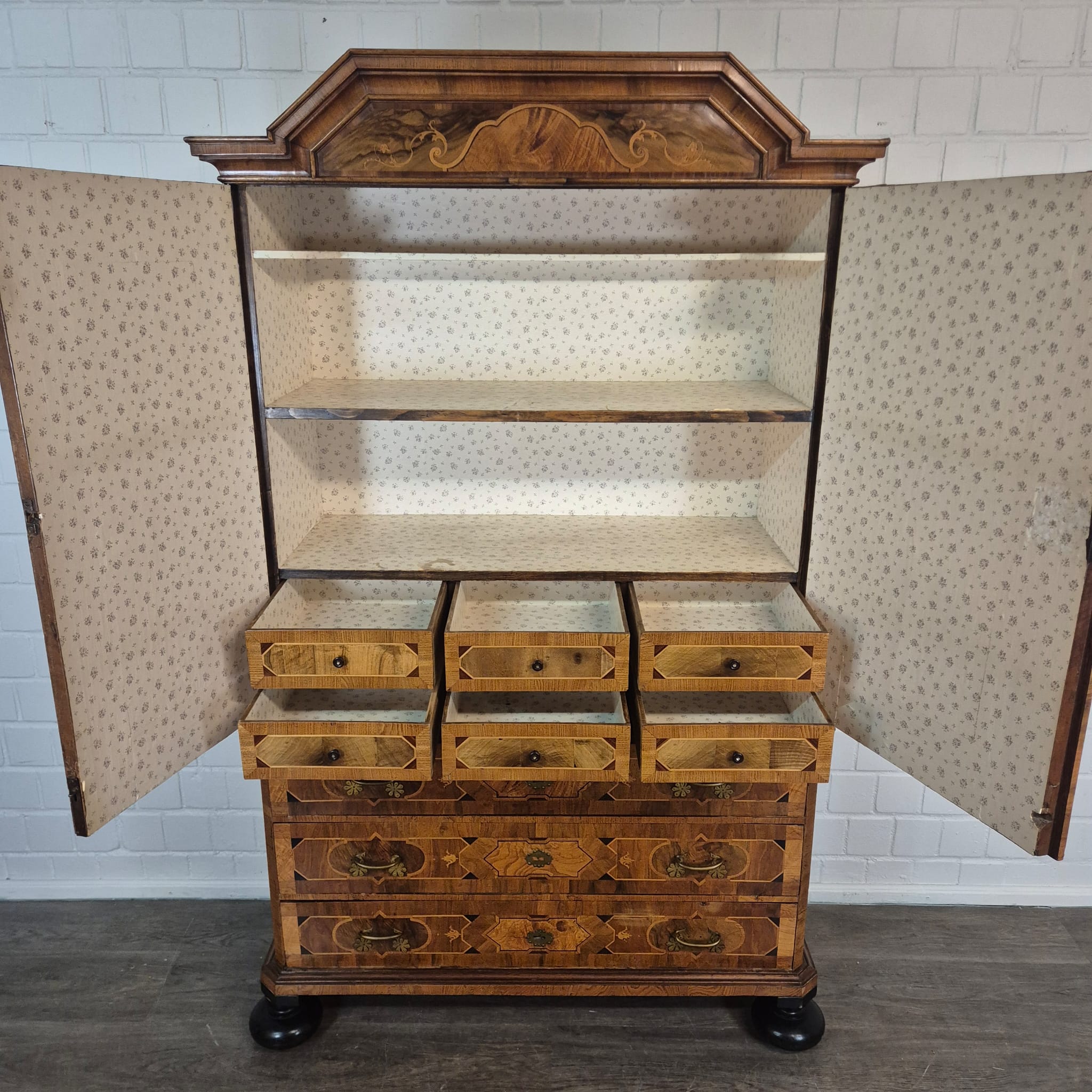 Schrank Kabinettschrank Barock 1770 Nussbaum – Bild 17