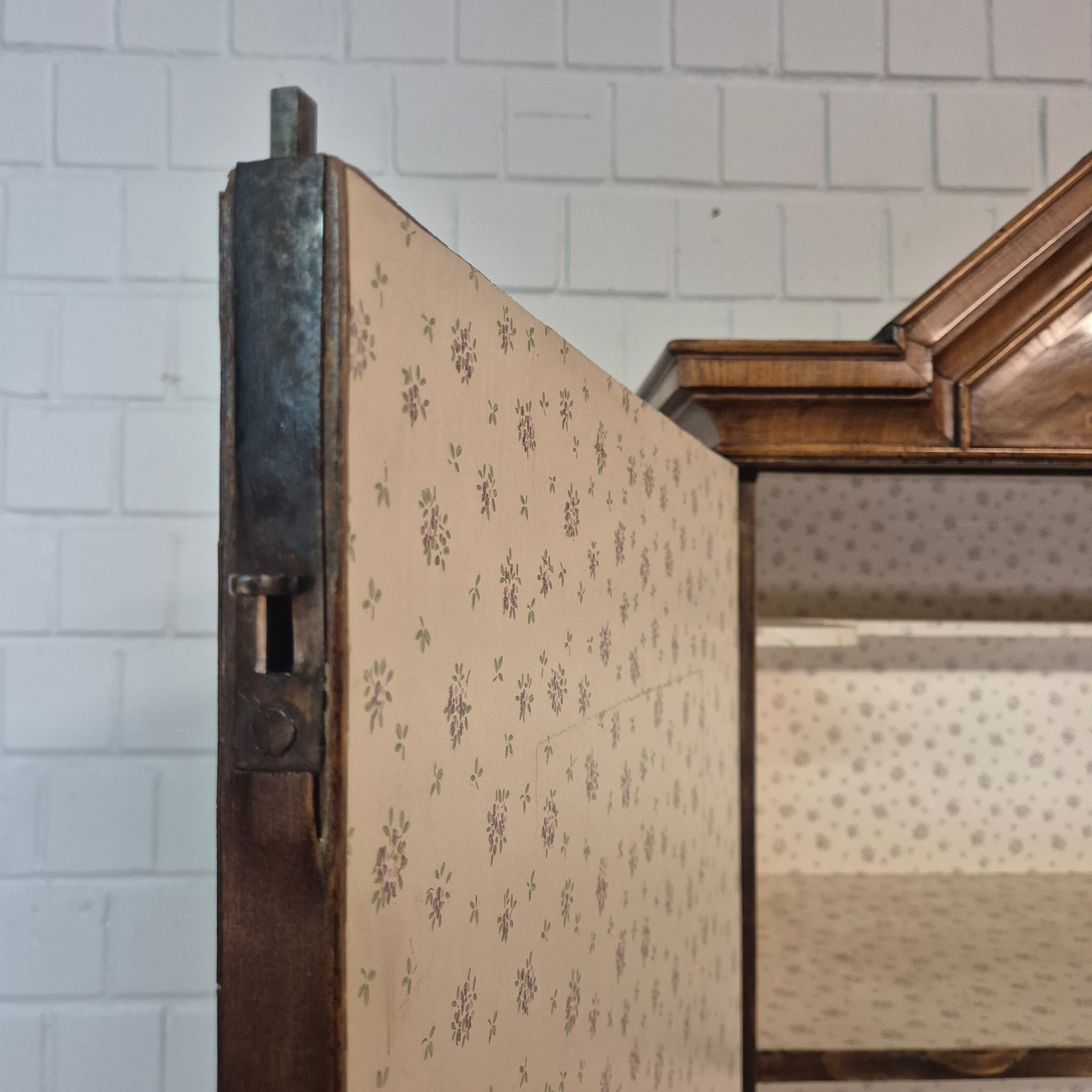 Schrank Kabinettschrank Barock 1770 Nussbaum – Bild 21