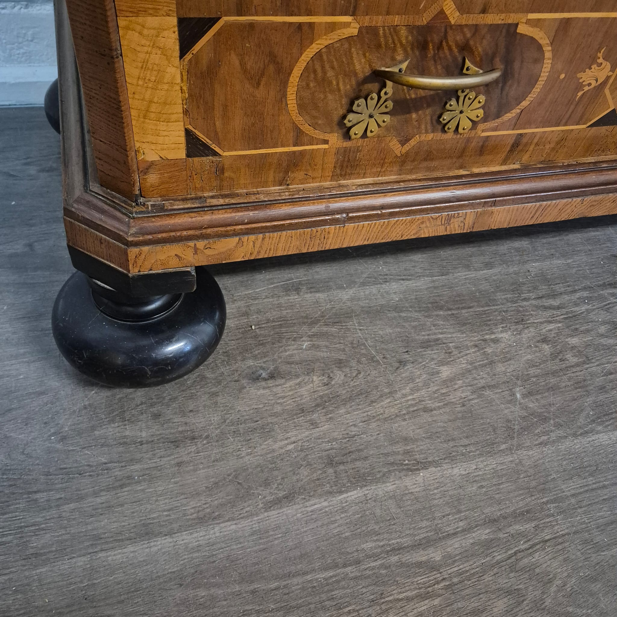 Schrank Kabinettschrank Barock 1770 Nussbaum – Bild 9