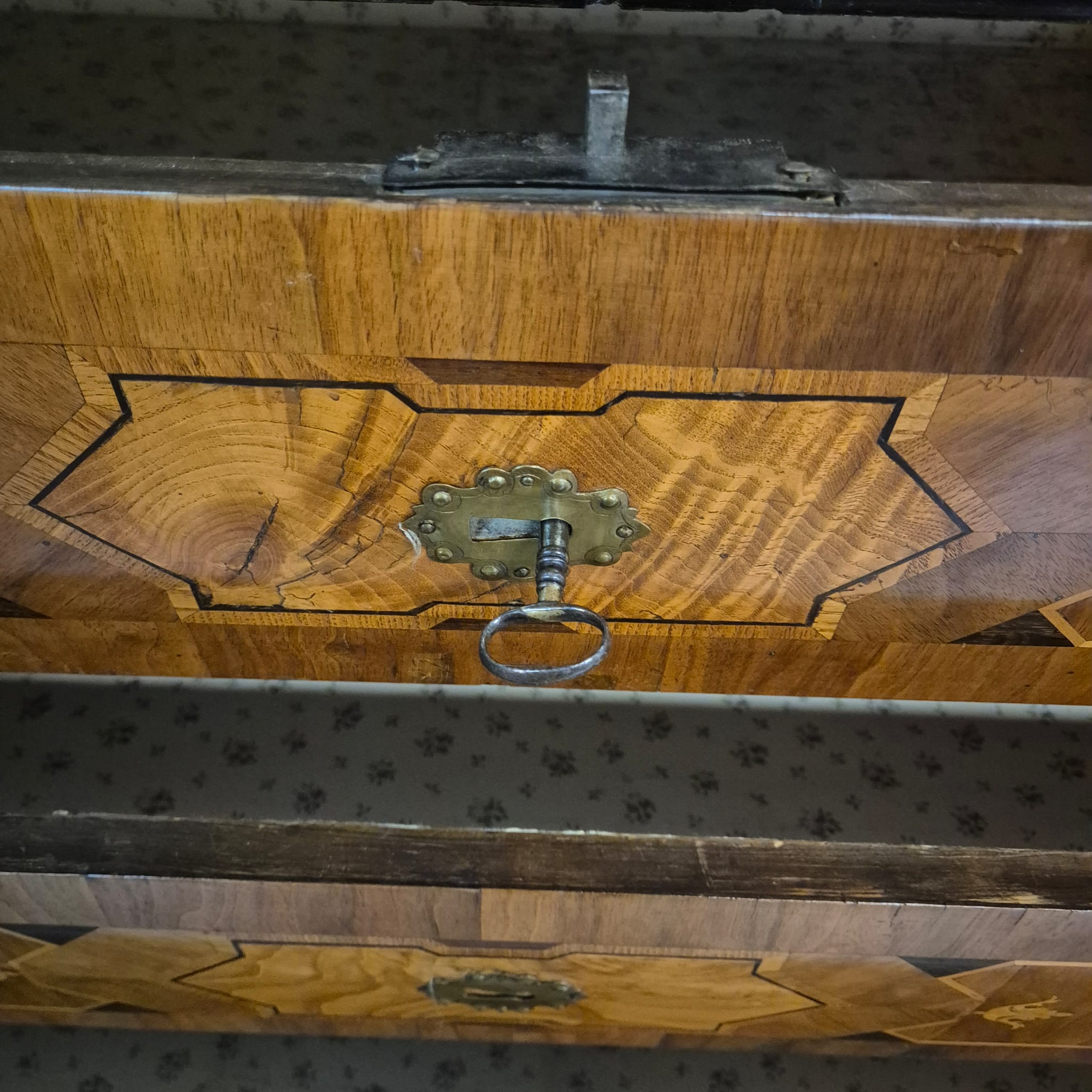 Schrank Kabinettschrank Barock 1770 Nussbaum – Bild 26