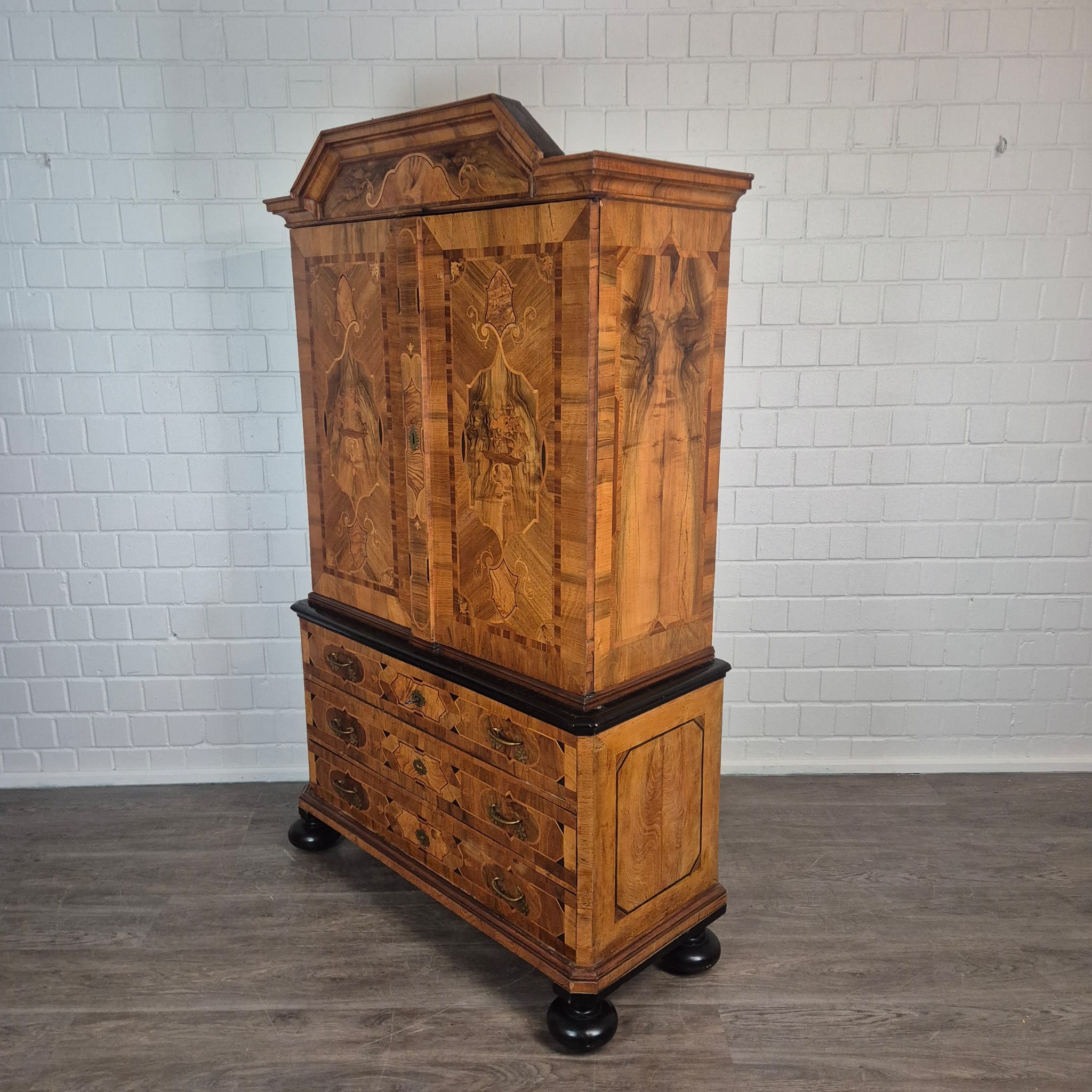 Schrank Kabinettschrank Barock 1770 Nussbaum – Bild 5