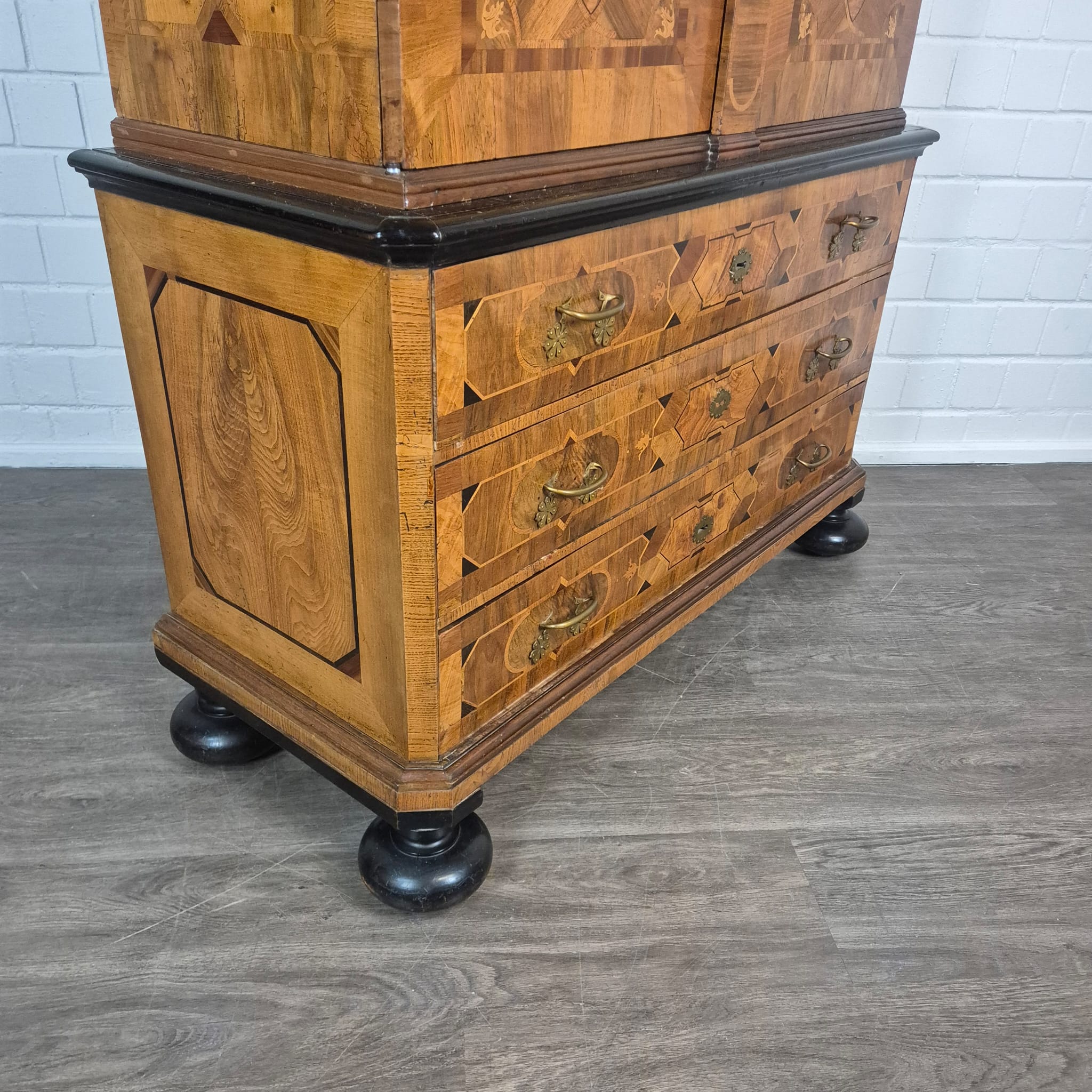 Schrank Kabinettschrank Barock 1770 Nussbaum – Bild 8