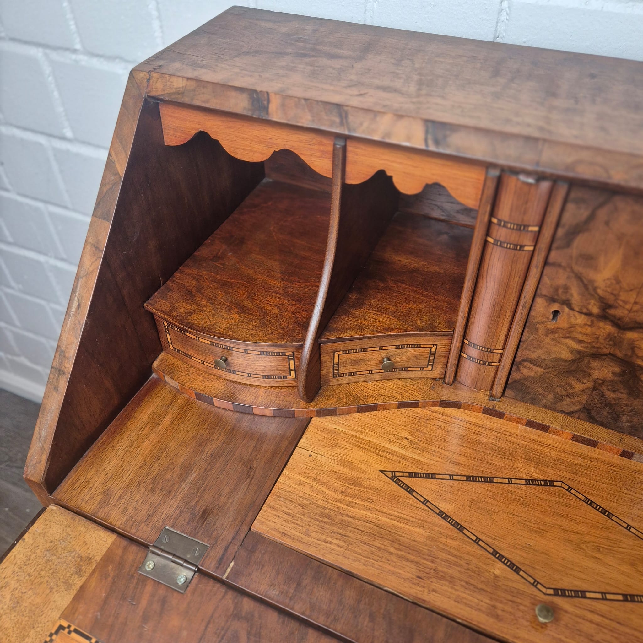 Sekretär Neuarock 1850 Nussbaum – Bild 16