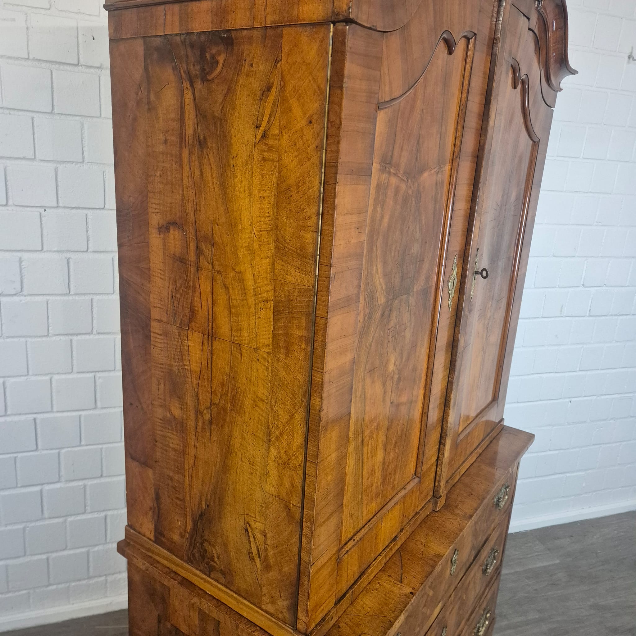 Schrank Kabinettschrank Barock 1770 Nussbaum – Bild 8