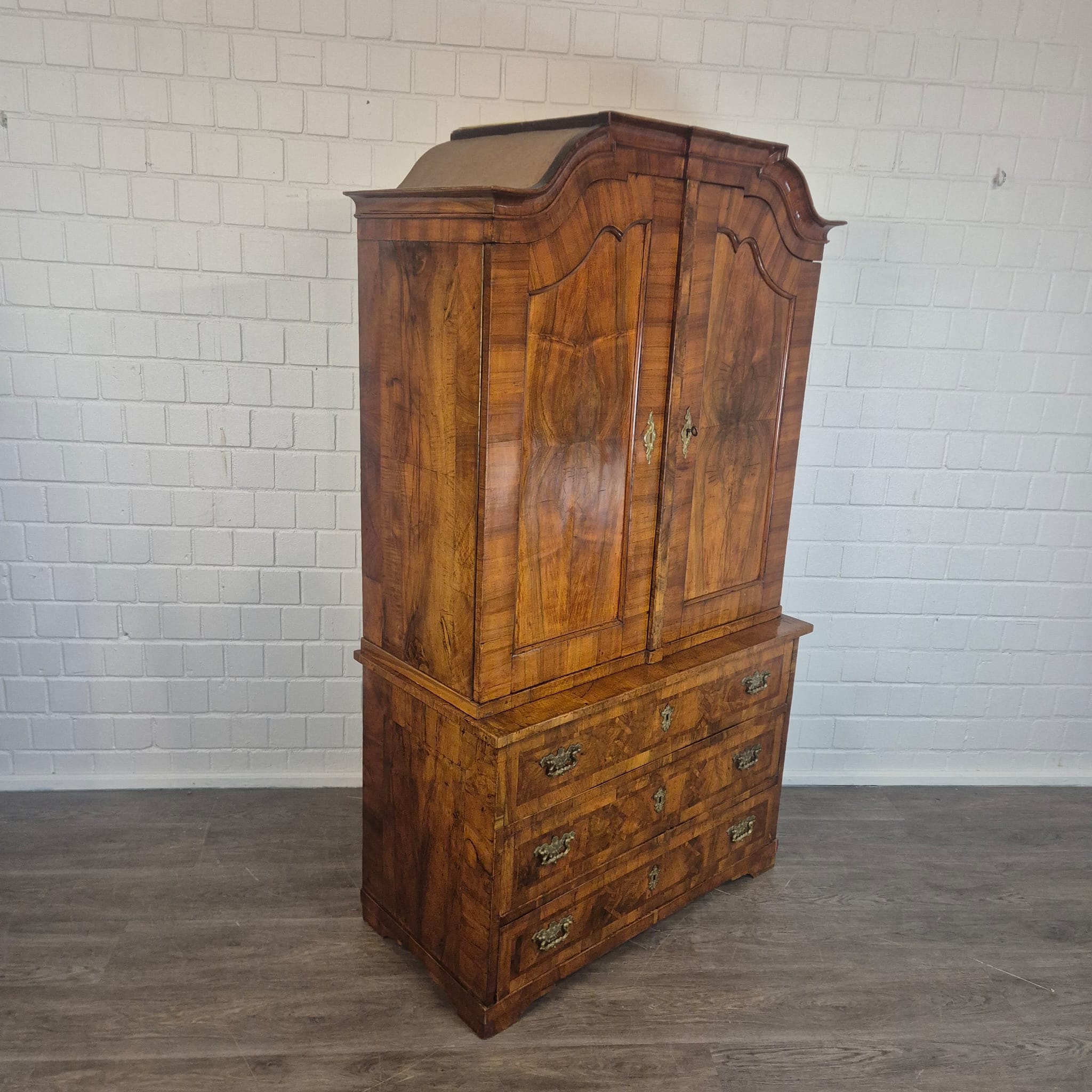 Schrank Kabinettschrank Barock 1770 Nussbaum – Bild 4