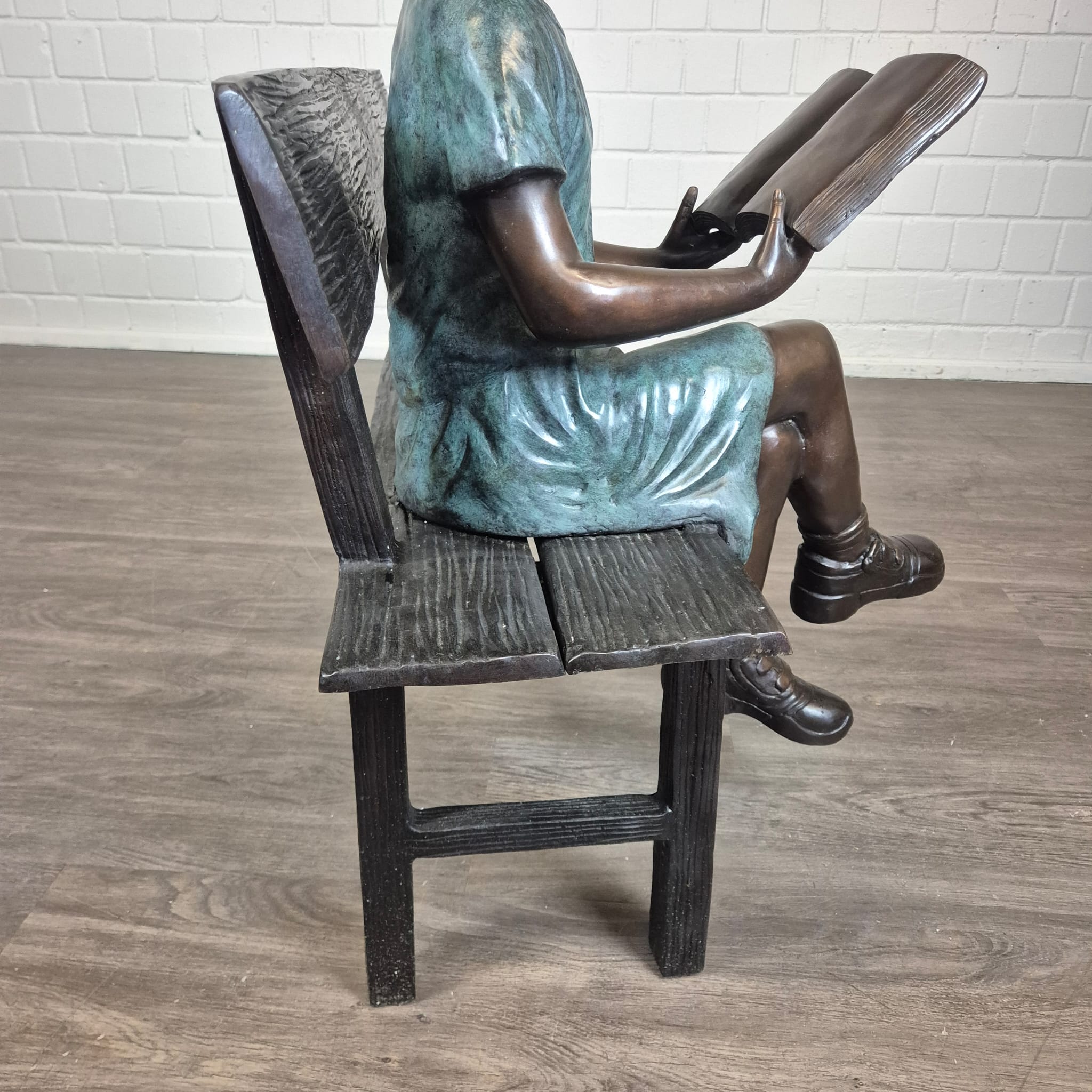 Skulptur Deko-Figur Mädchen auf Bank Bronze 1,10 m – Bild 8