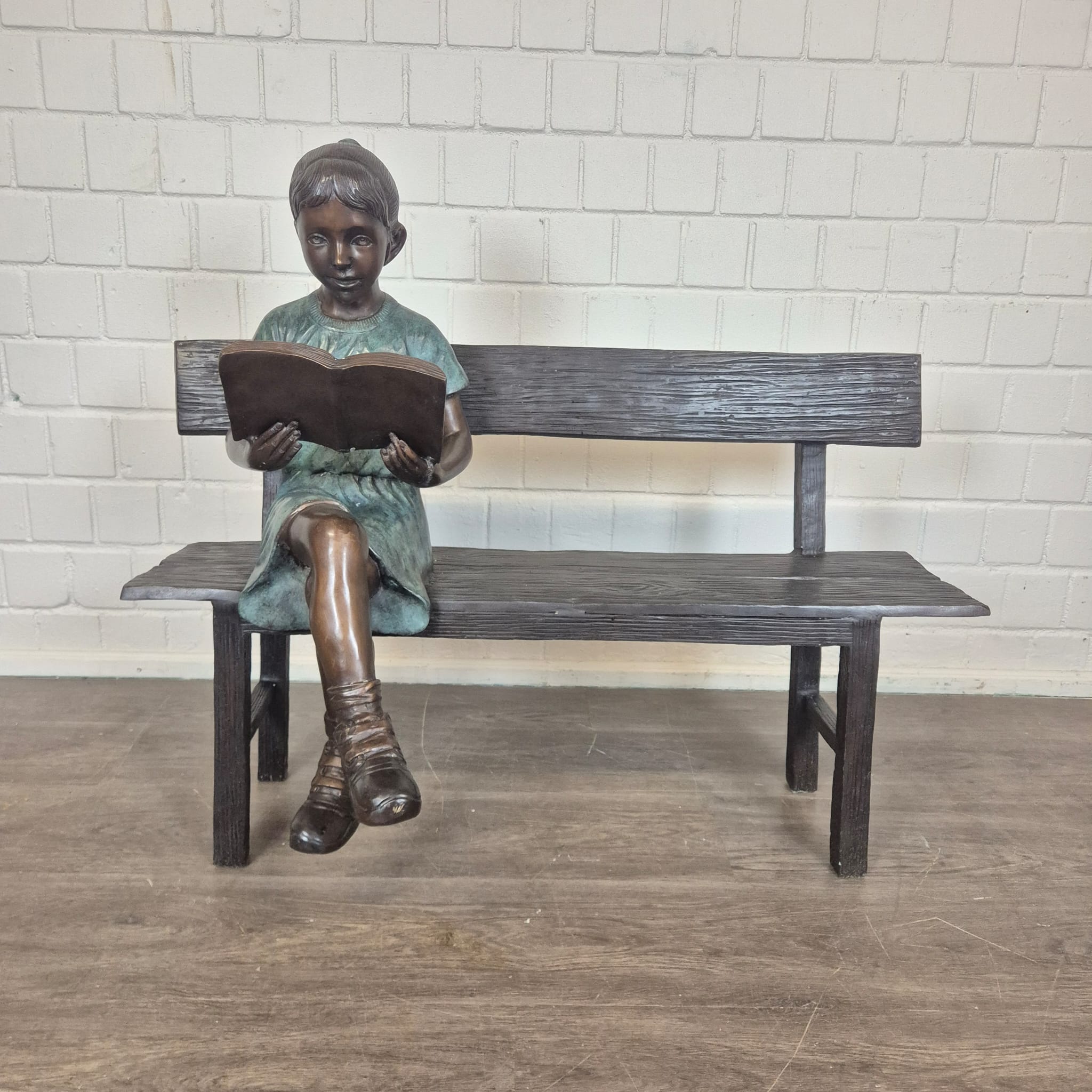 Skulptur Deko-Figur Mädchen auf Bank Bronze 1,10 m – Bild 5