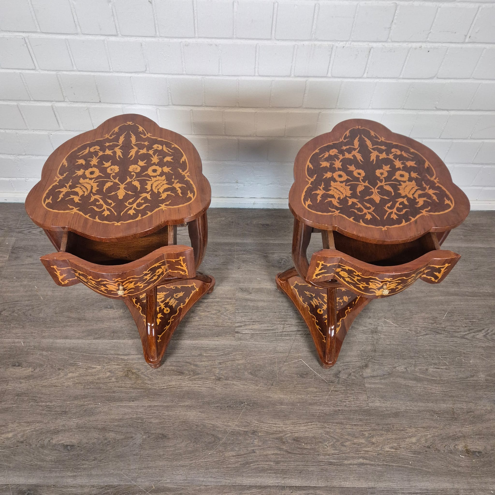 Beistelltische Nussbaum Barockstil 0,45 m – Bild 9