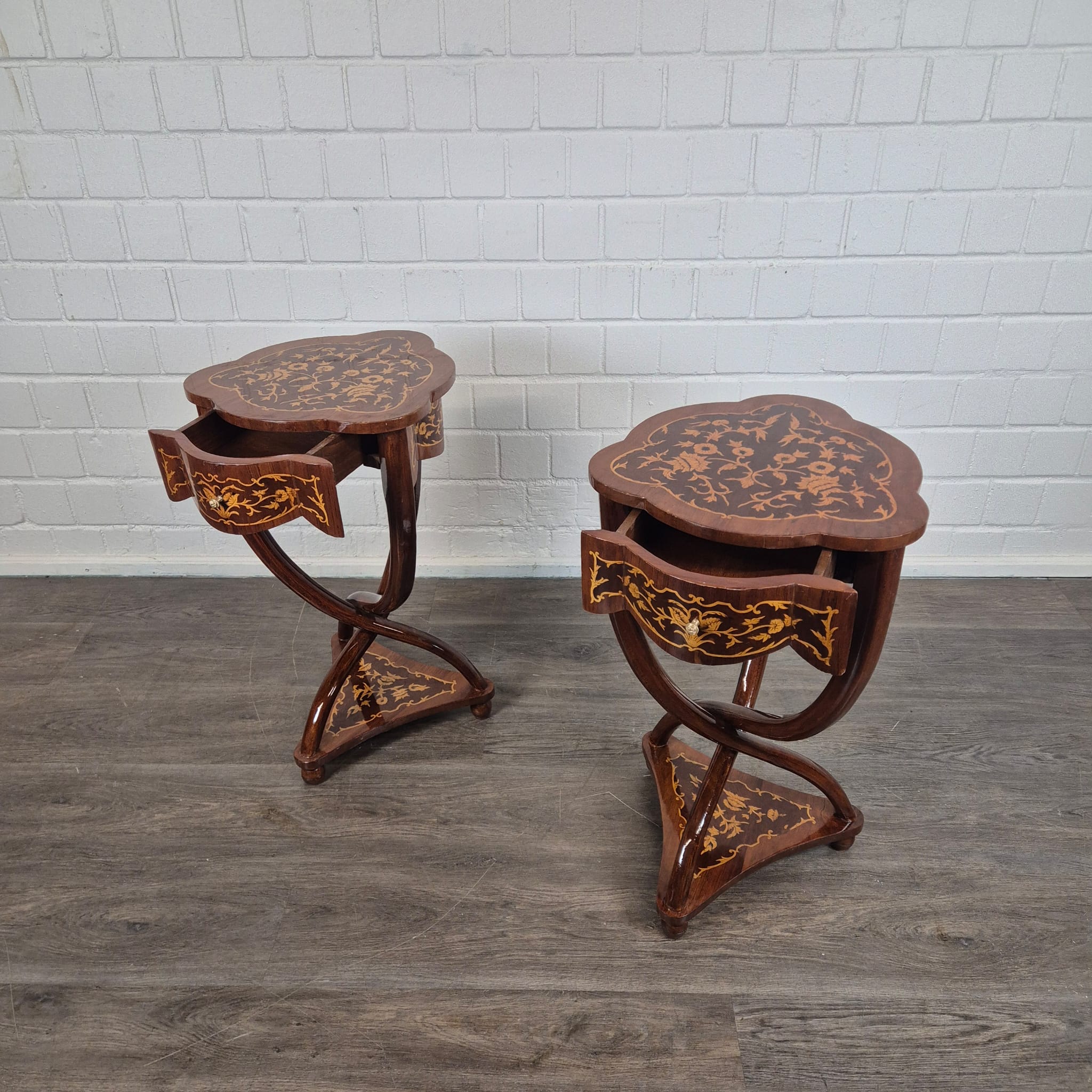 Beistelltische Nussbaum Barockstil 0,45 m – Bild 8