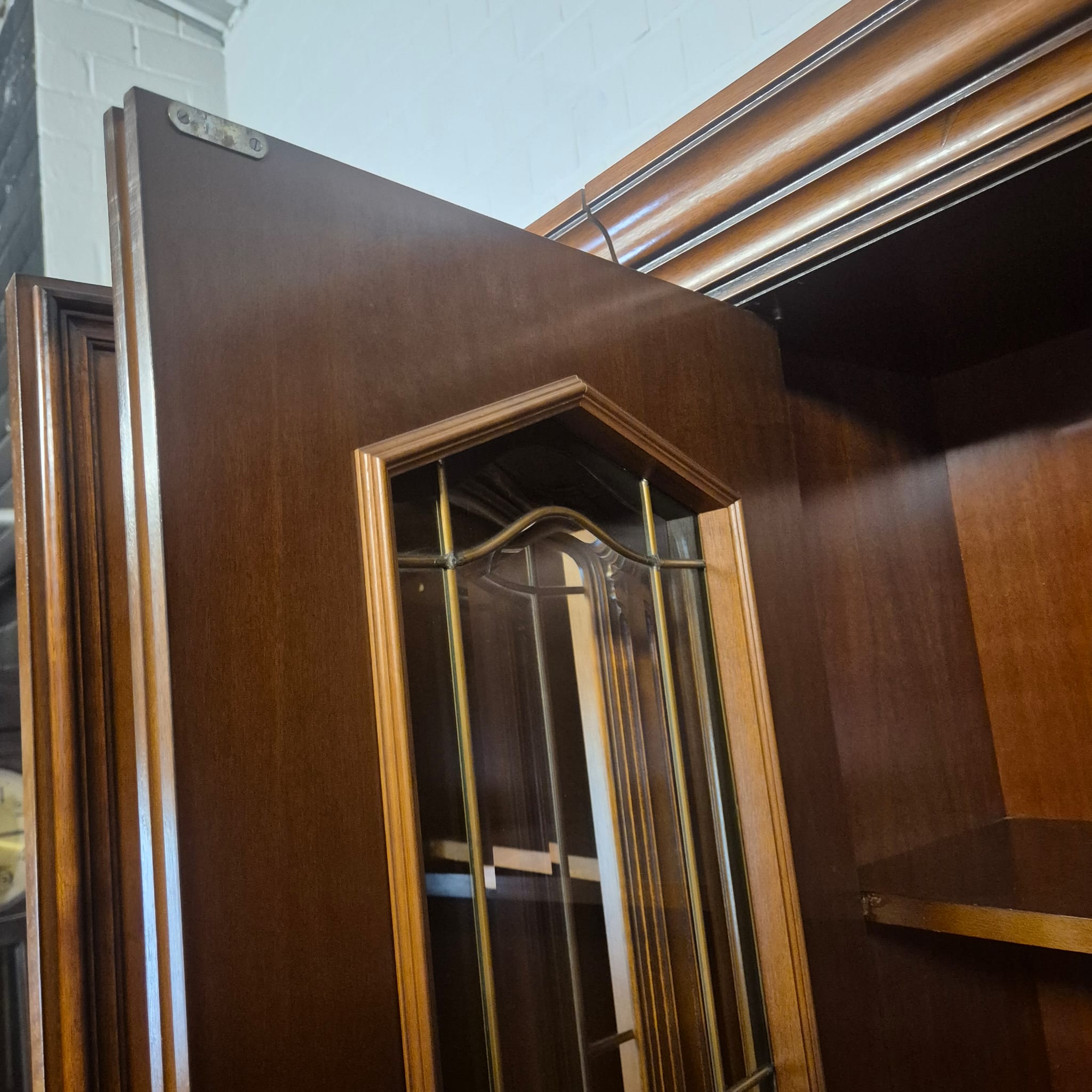 Vitrine Schrank Neubarock Nussbaum 1,78 m – Bild 20