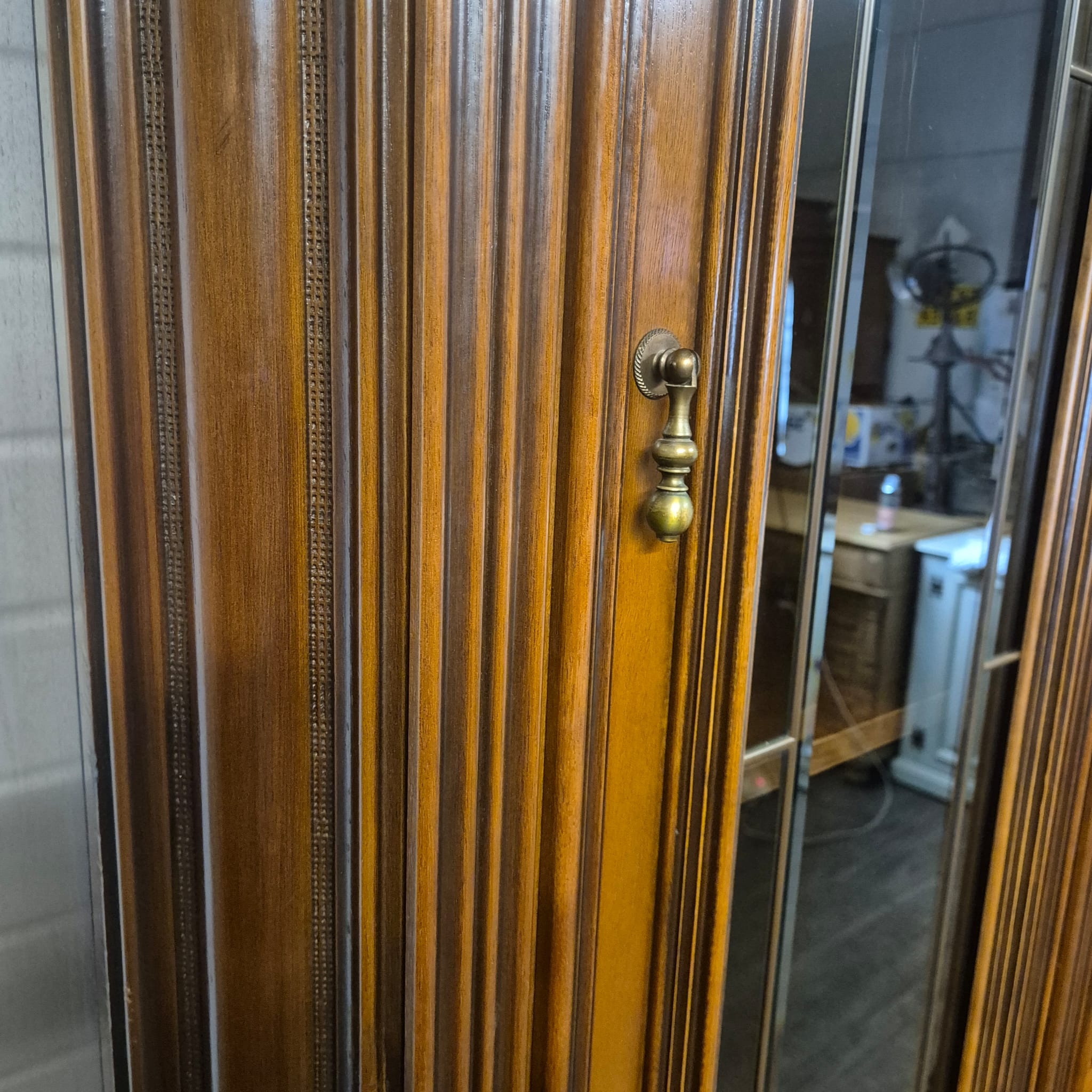 Vitrine Schrank Neubarock Nussbaum 1,78 m – Bild 9