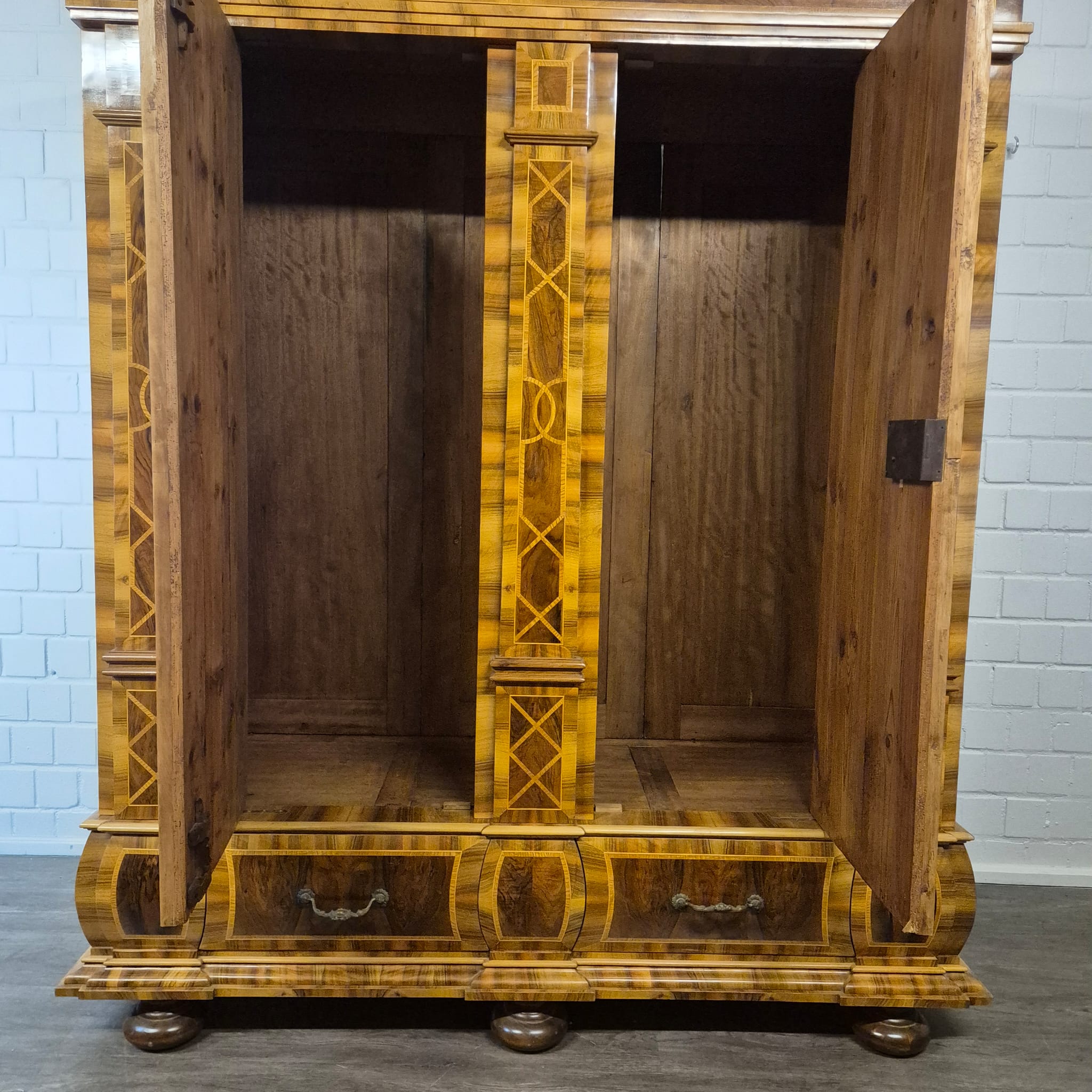 Schrank Kleiderschrank Barock 1780 Nussbaum – Bild 21