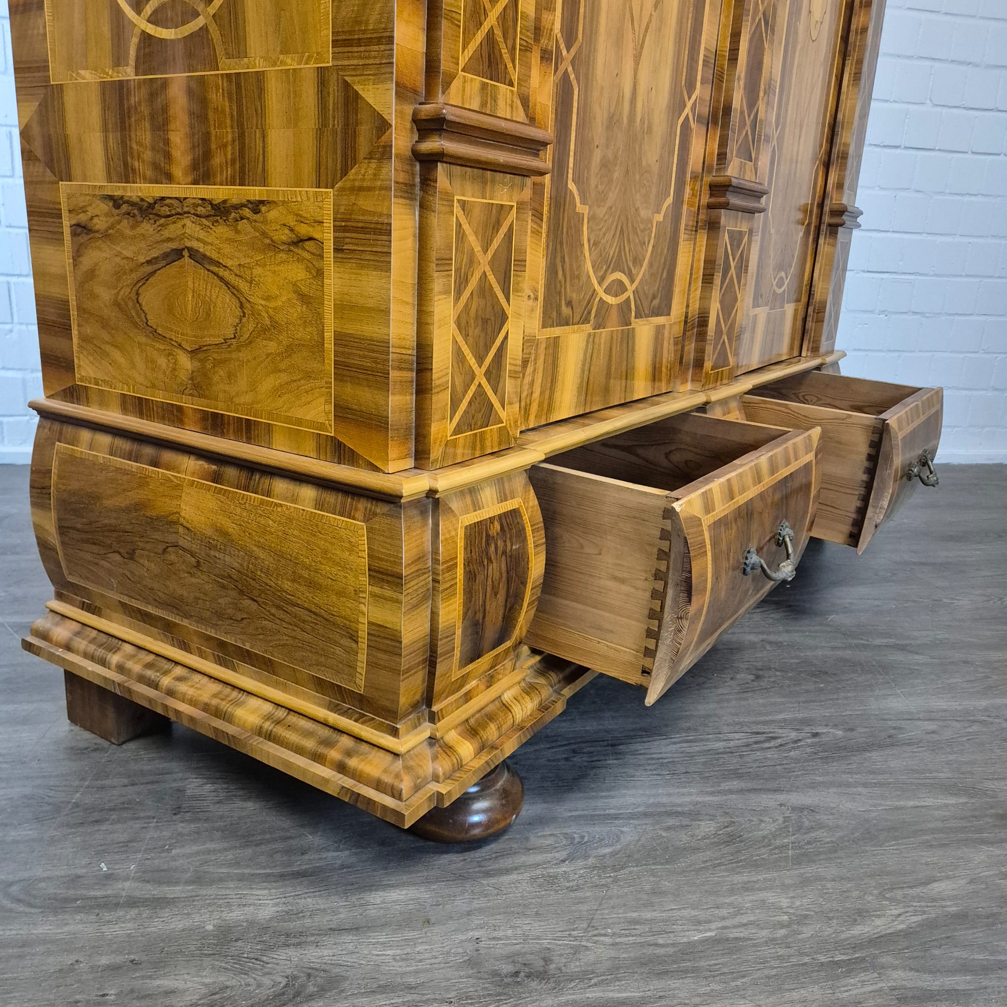 Schrank Kleiderschrank Barock 1780 Nussbaum – Bild 28