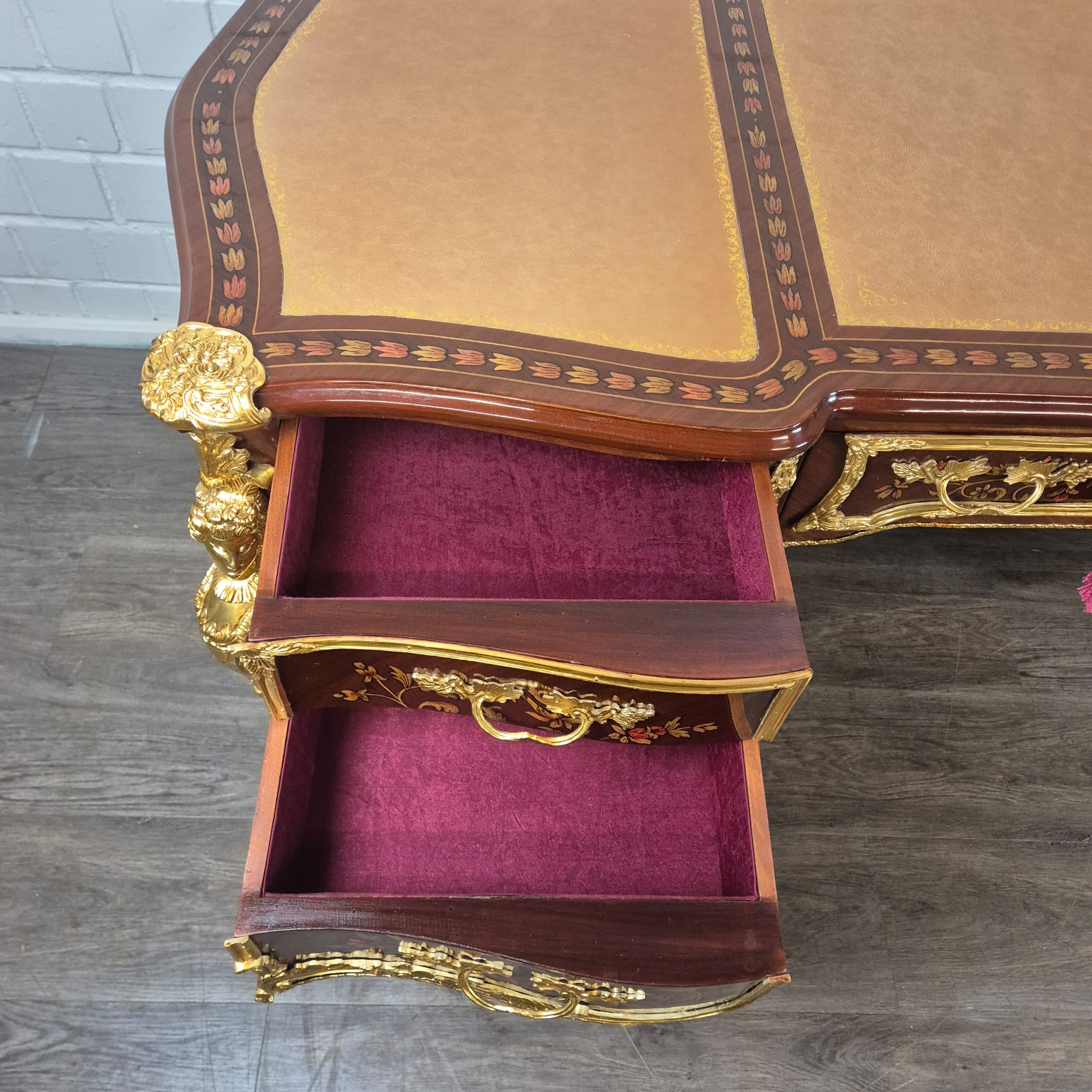 Schreibtisch Rokoko-Stil Nussbaum 1,80 m x 0,84 m – Bild 14