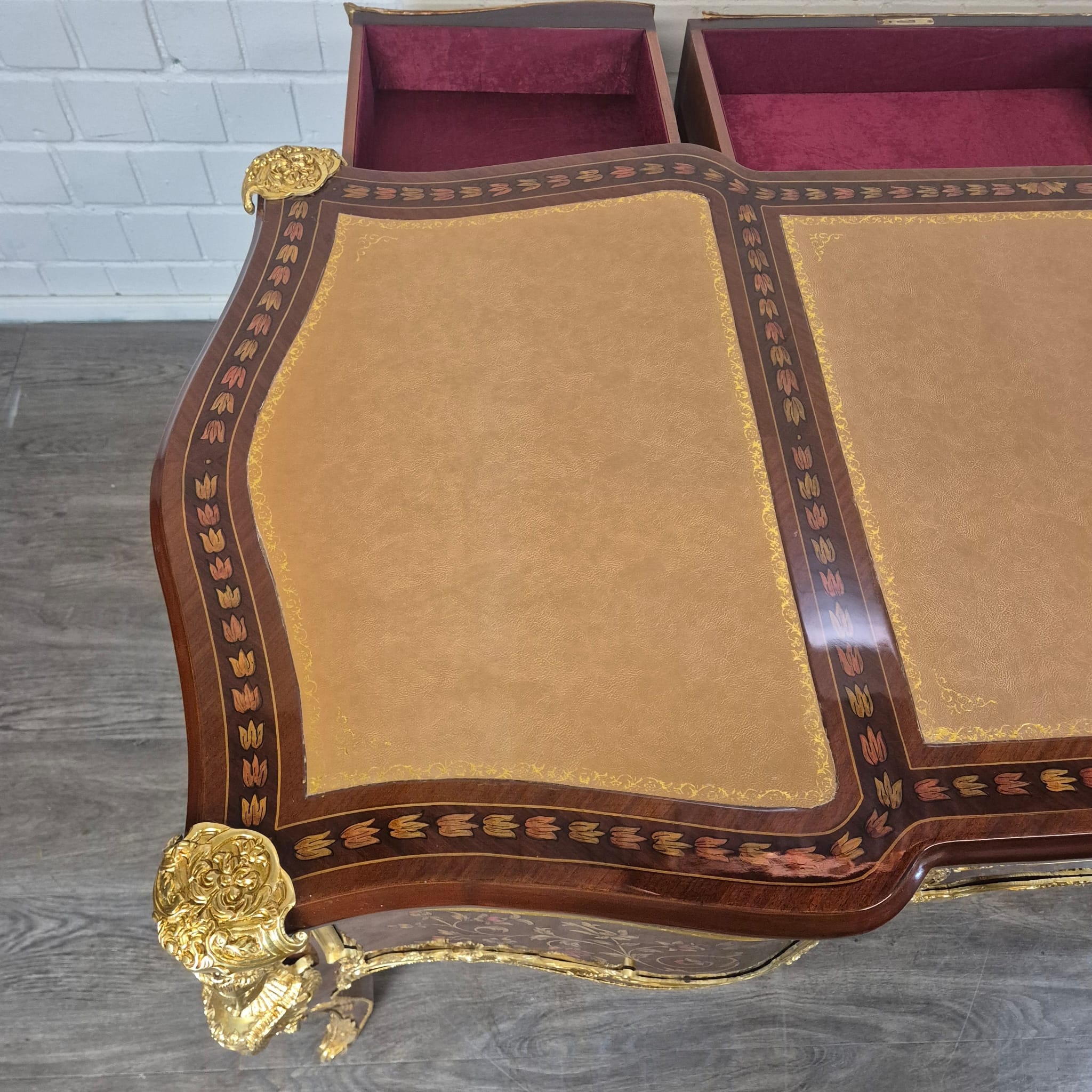 Schreibtisch Rokoko-Stil Nussbaum 1,80 m x 0,84 m – Bild 17