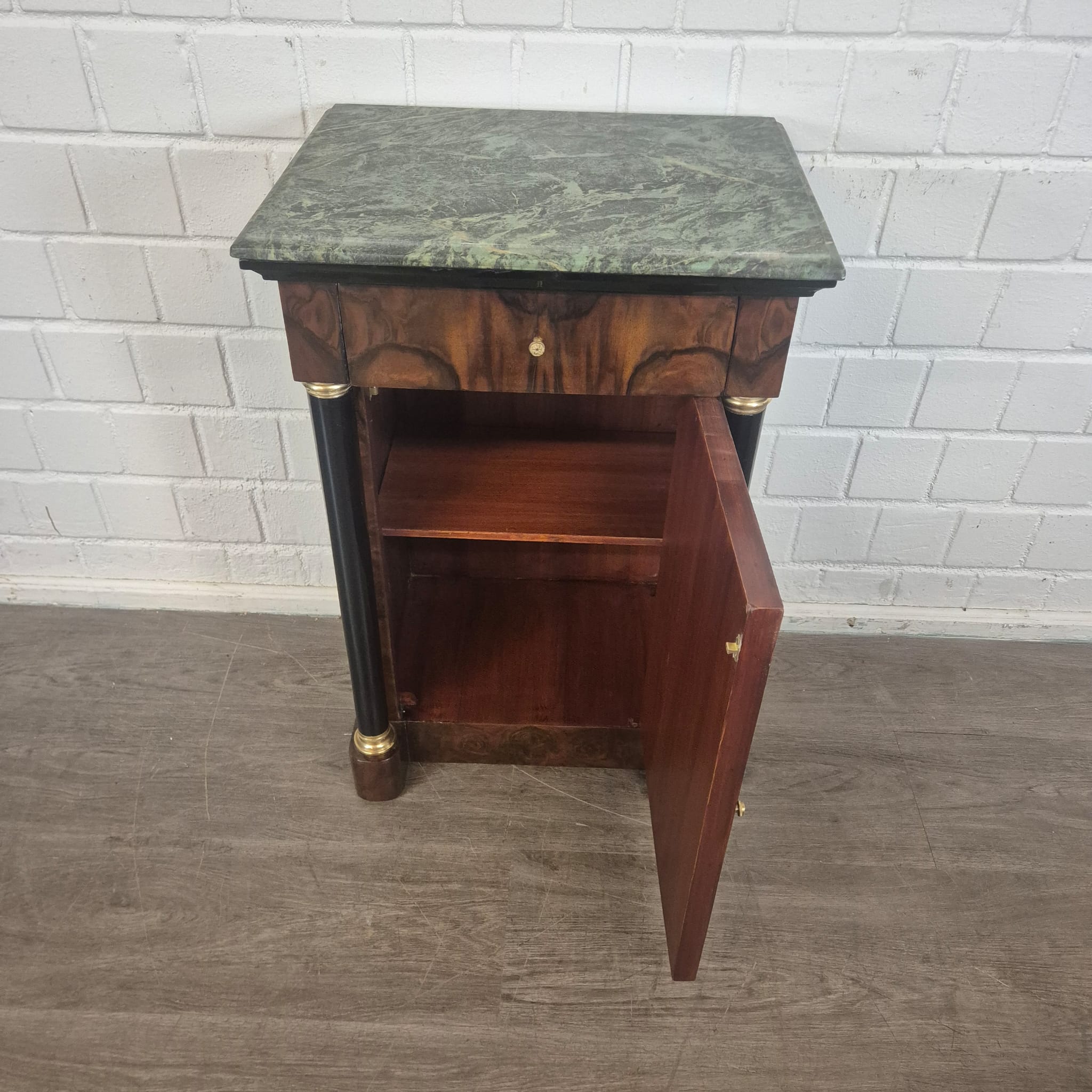 Nachttisch Empire-Stil Nussbaum Marmor – Bild 13