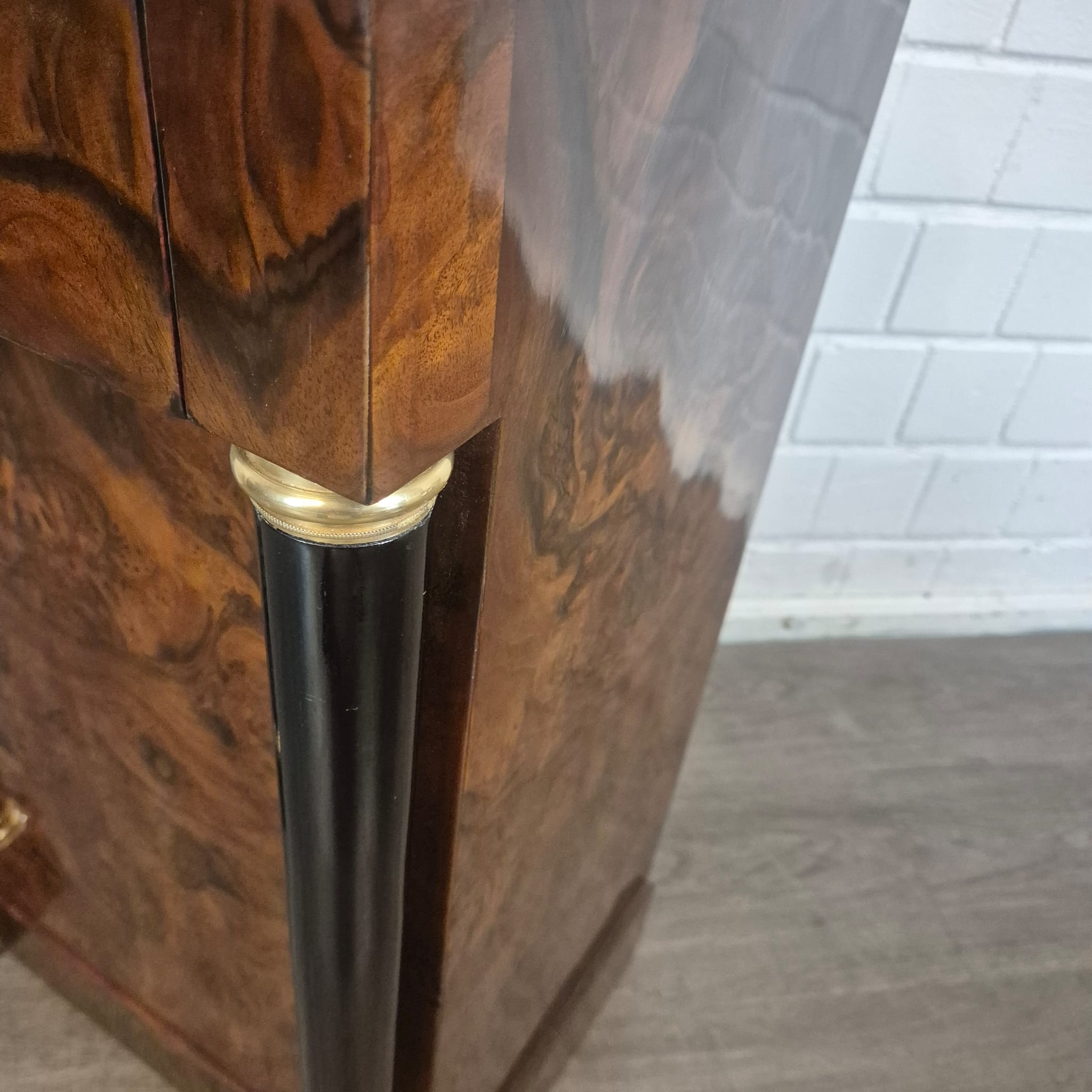 Nachttisch Empire-Stil Nussbaum Marmor – Bild 9