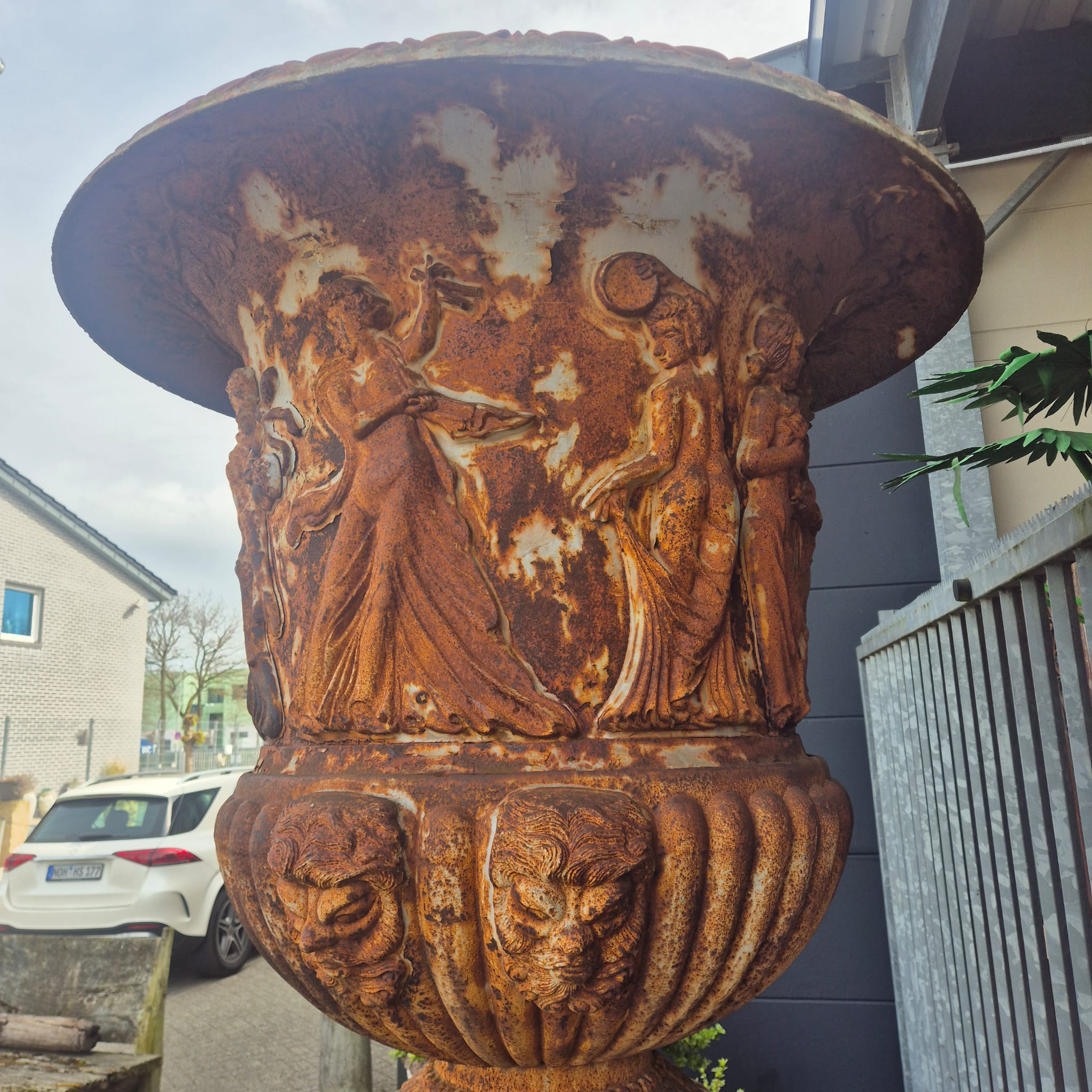 Vase auf Sockel Gusseisen 2,70 m – Bild 5