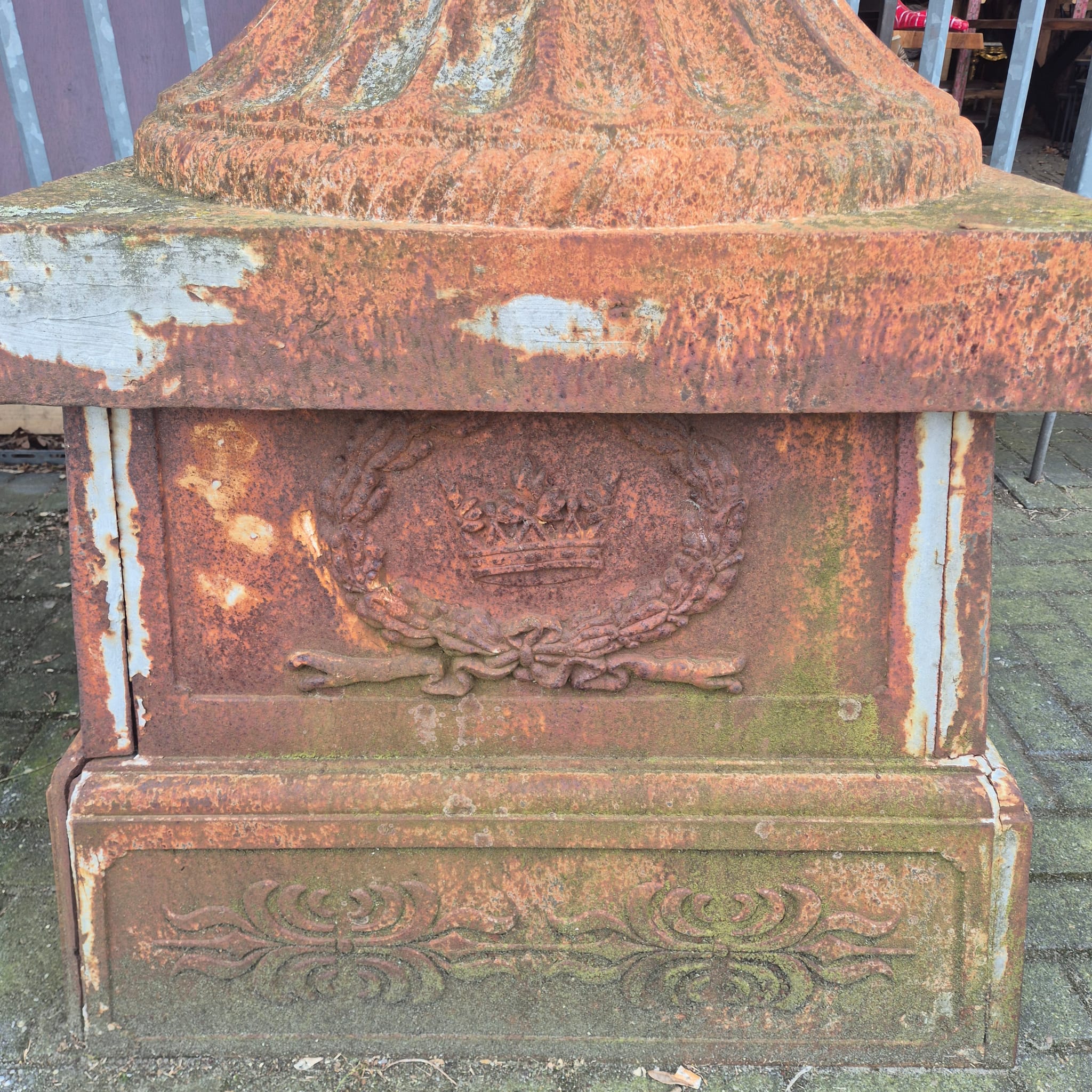 Vase auf Sockel Gusseisen 2,70 m – Bild 15