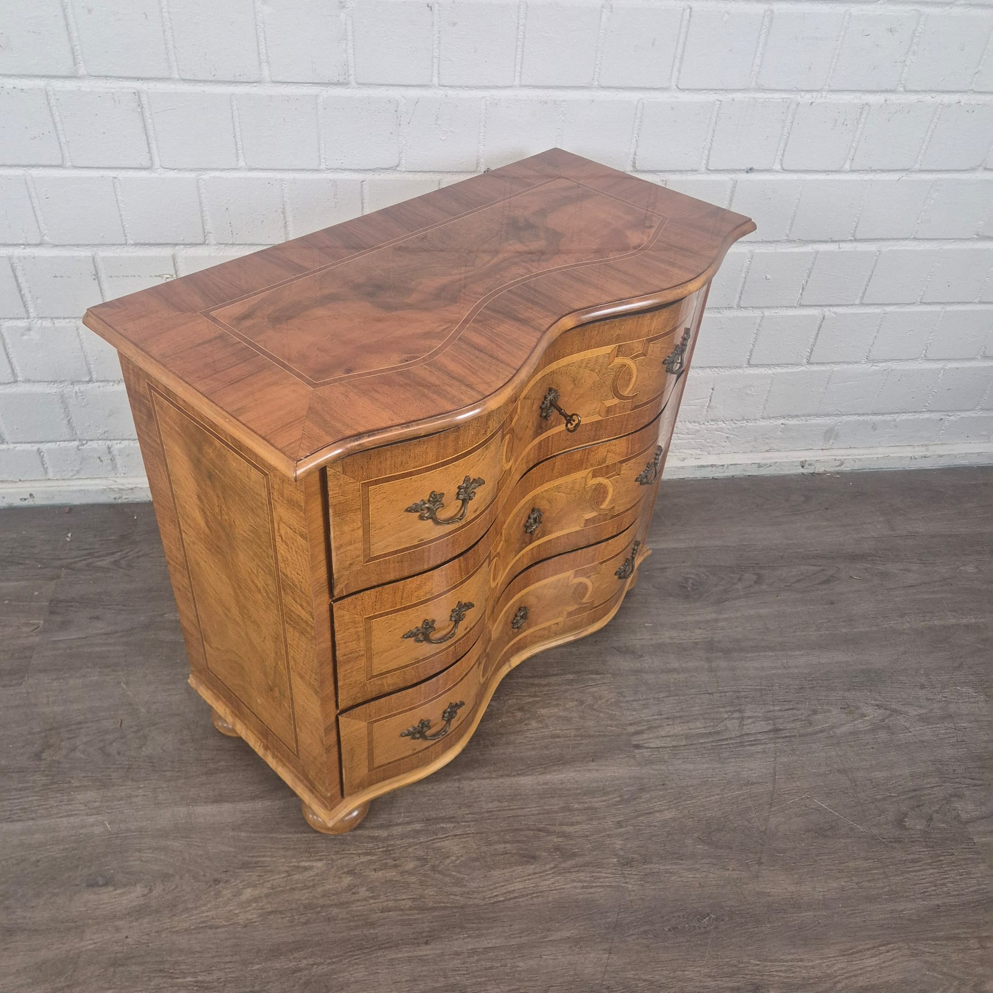 Kommode Neubarock Nussbaum 0,80 m – Bild 5