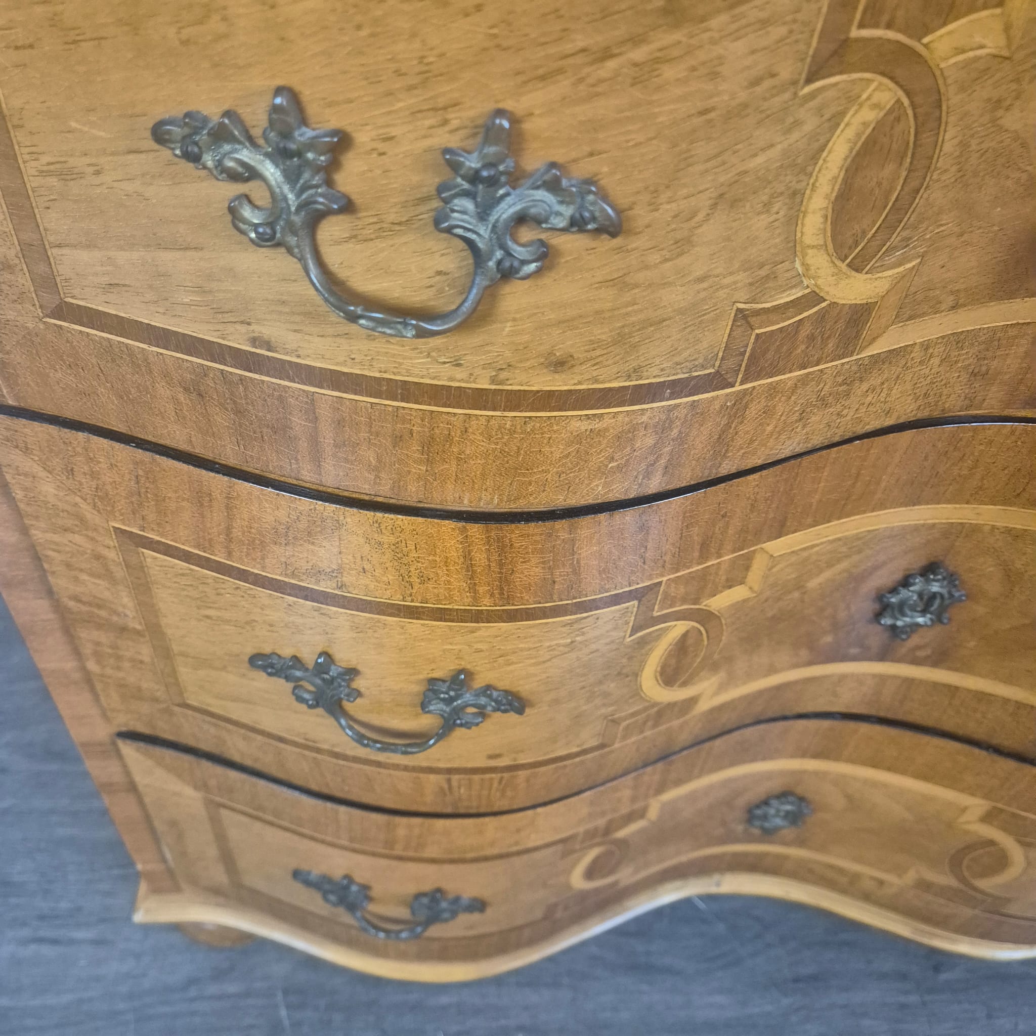 Kommode Neubarock Nussbaum 0,80 m – Bild 9