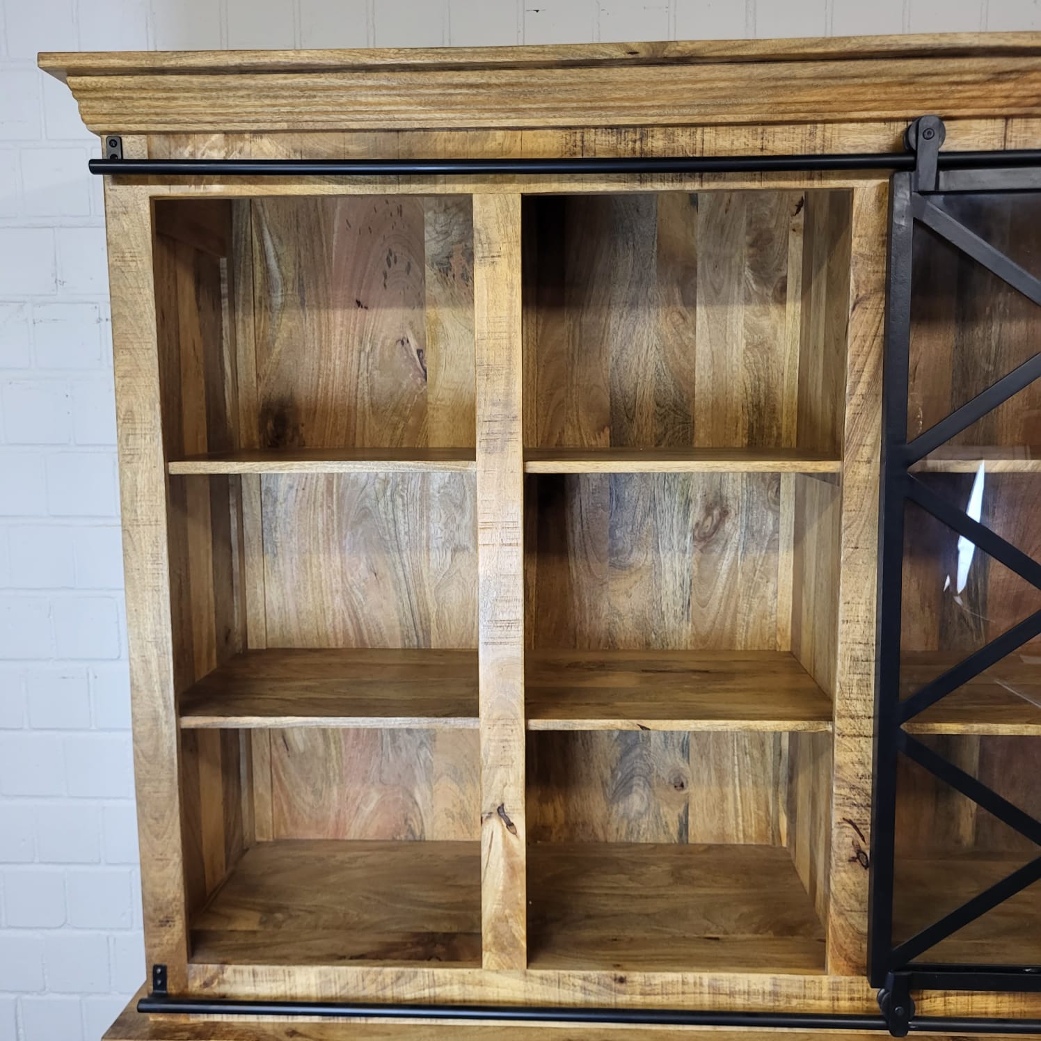 Vitrine Bücherschrank Mangoholz 1,60 m – Bild 15