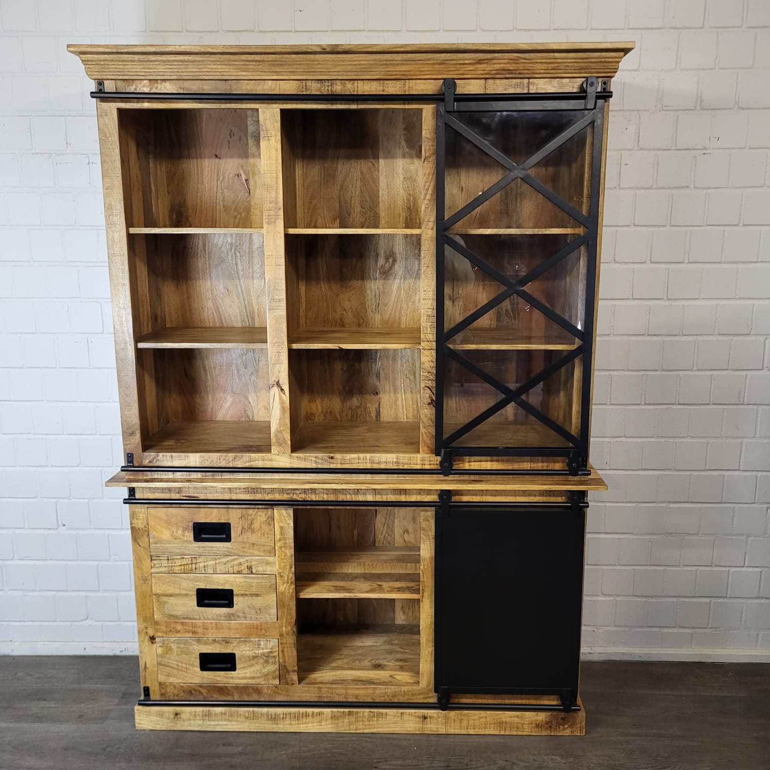 Vitrine Bücherschrank Mangoholz 1,60 m – Bild 14