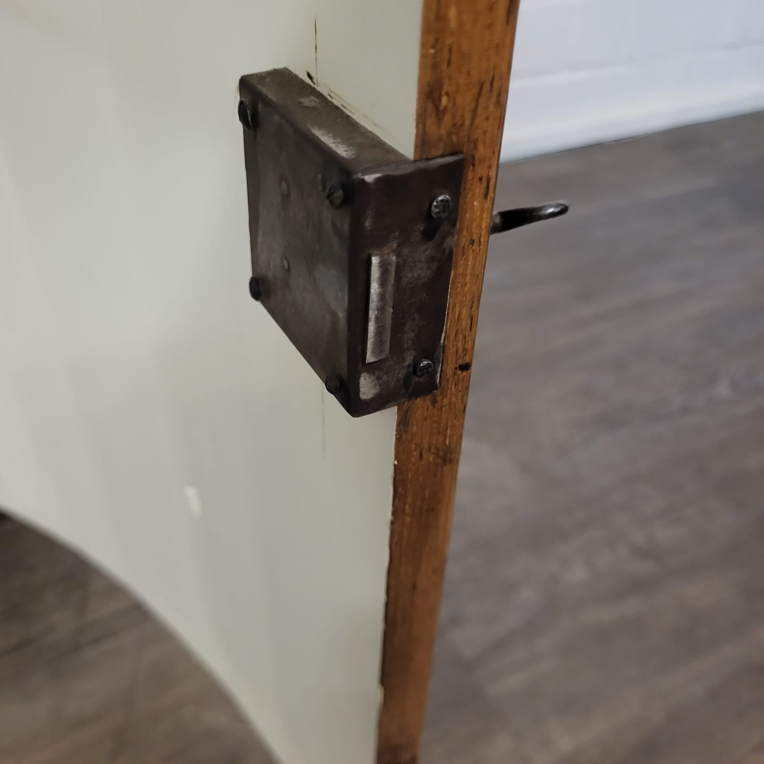 Eckschrank Eckvitrine Barock 1780 Nussbaum – Bild 20