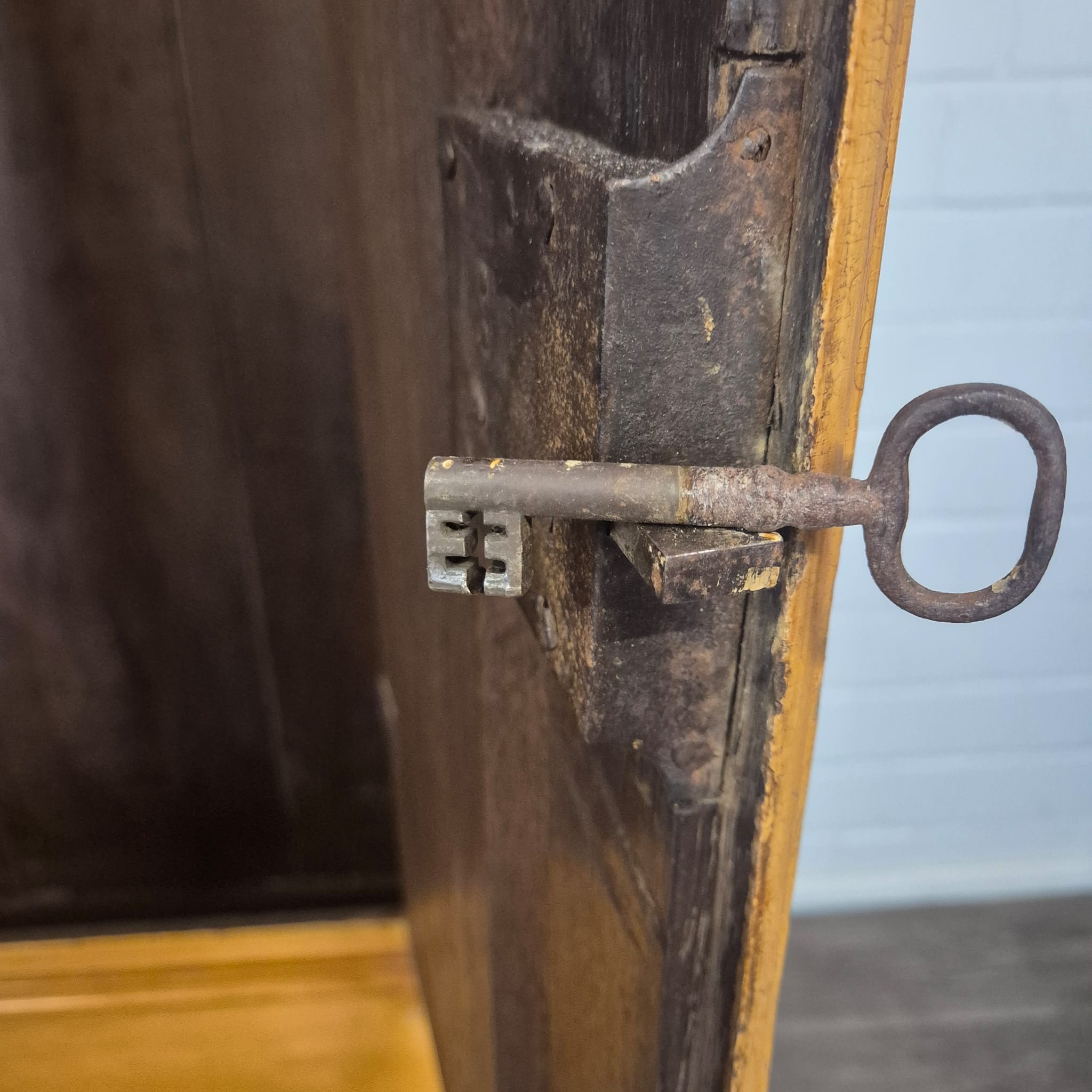 Schrank Kleiderschrank Spätbarock Klassizismus 1780 Eiche – Bild 16