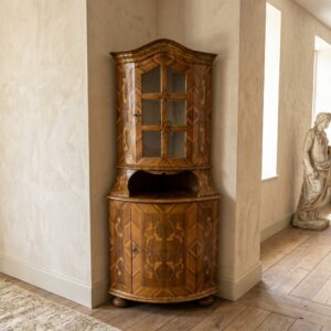 Eckschrank Eckvitrine Barock 1780 Nussbaum