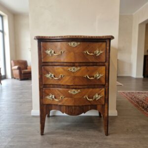 Kommode Rokoko 1750 Nussbaum