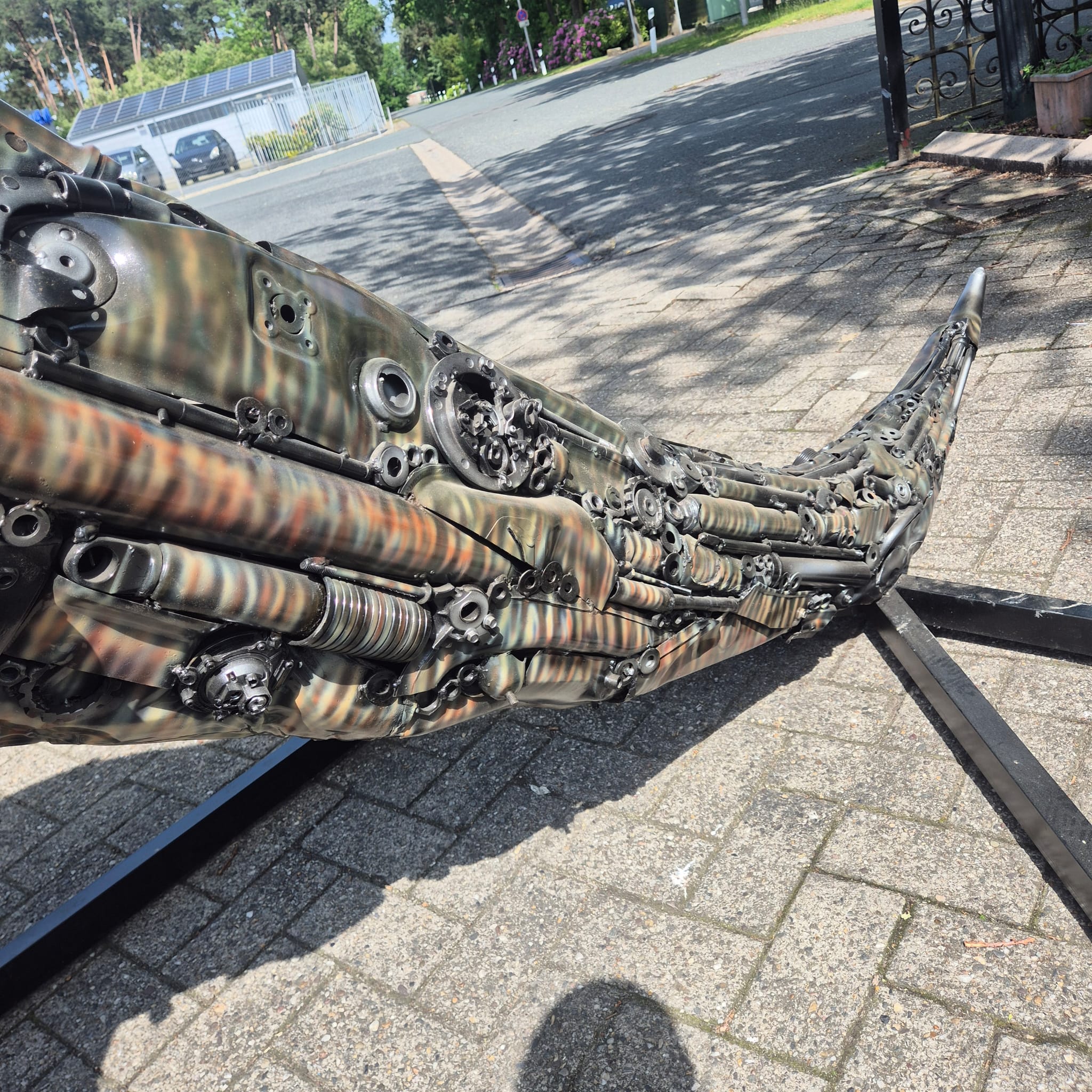 Skulptur Eri Sudarmono Dinosaurier T-Rex Stahl 3,88 m – Bild 12