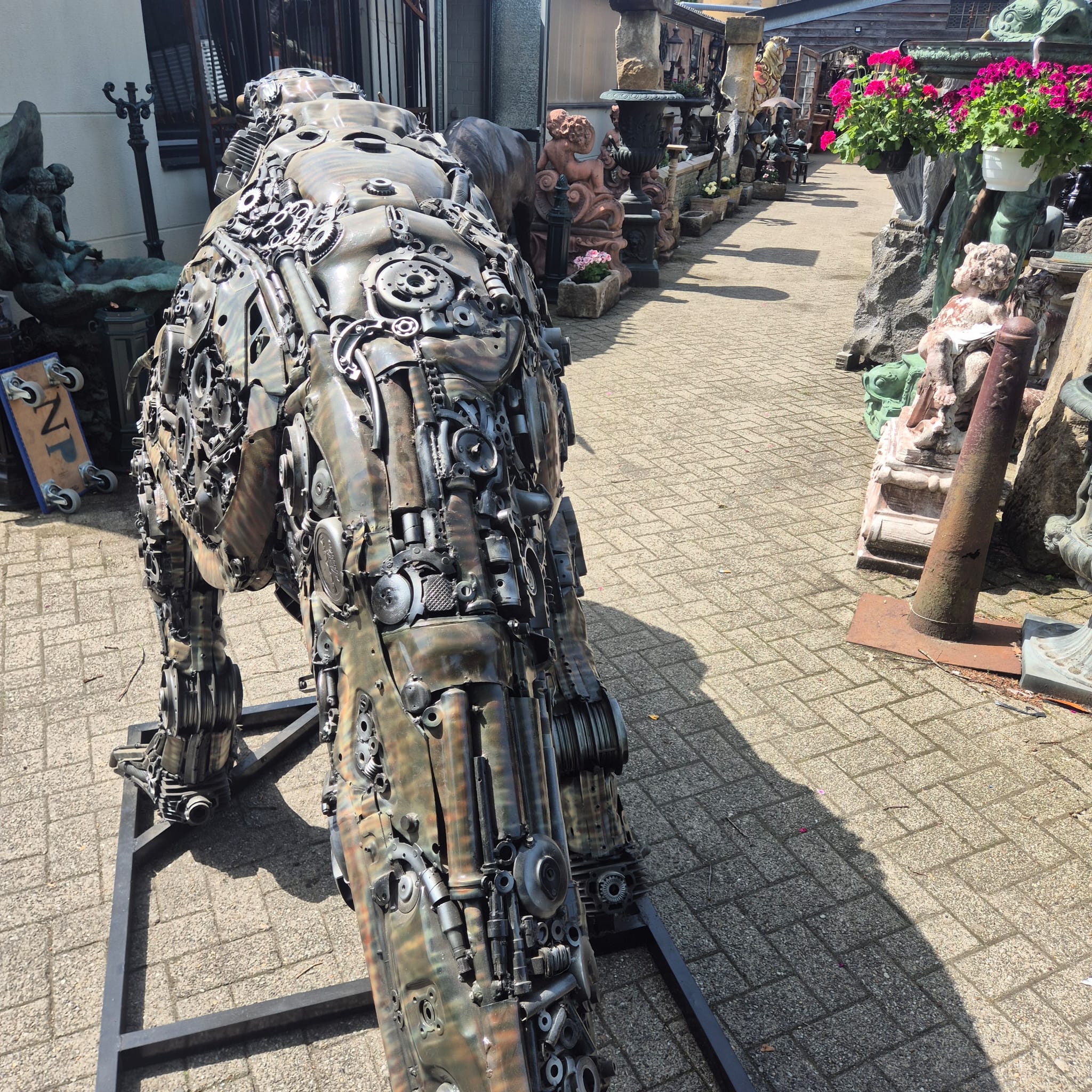 Skulptur Eri Sudarmono Dinosaurier T-Rex Stahl 3,88 m – Bild 20