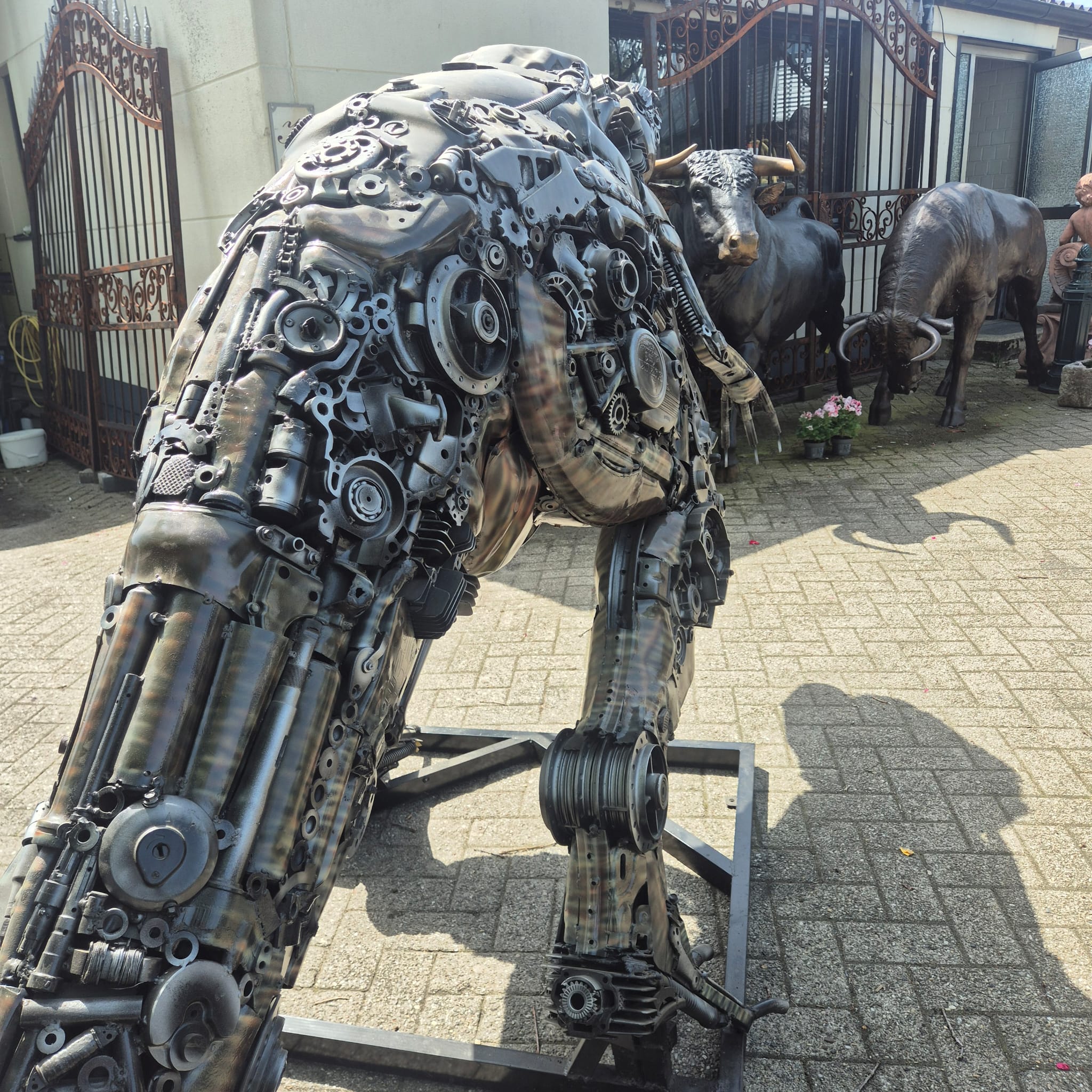 Skulptur Eri Sudarmono Dinosaurier T-Rex Stahl 3,88 m – Bild 22