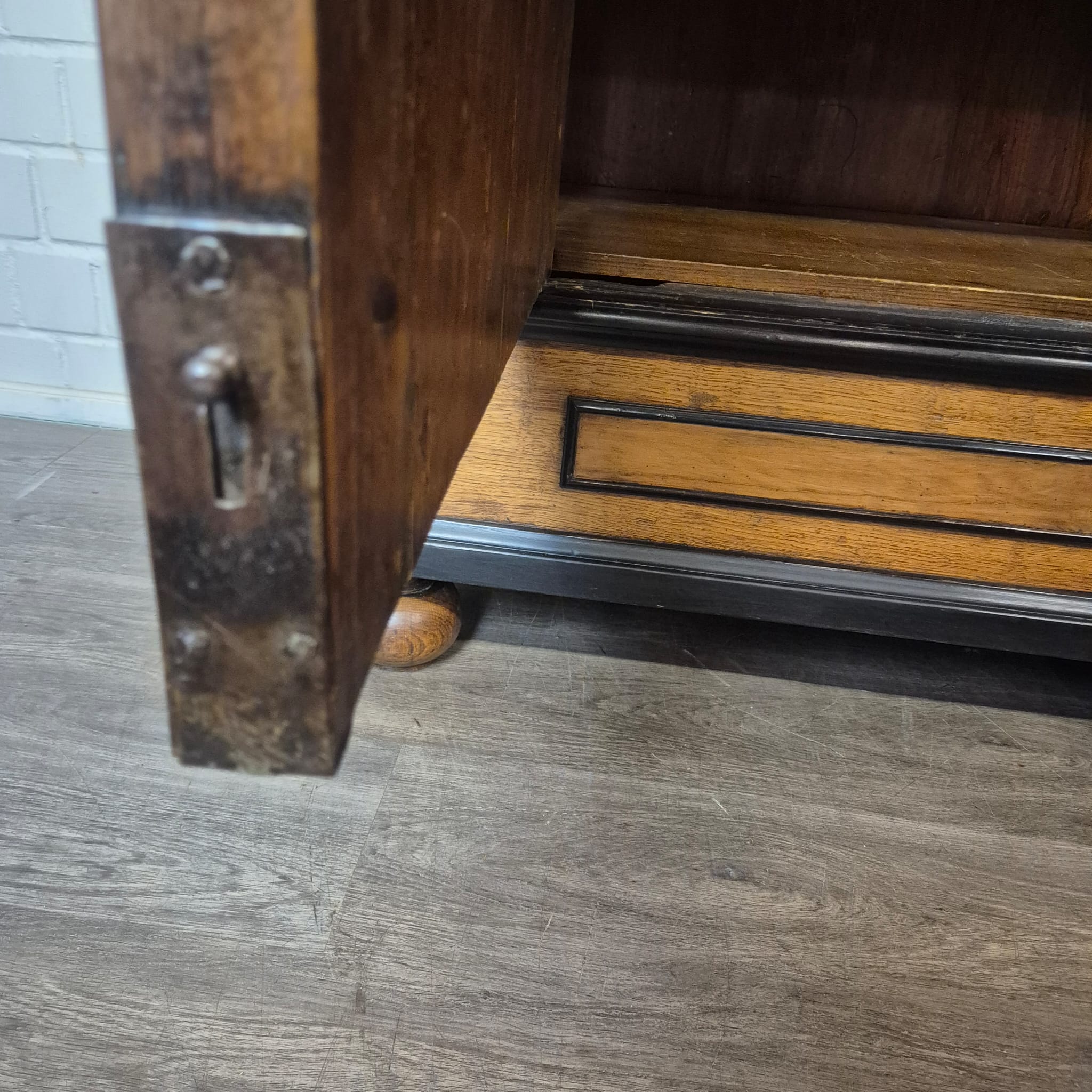 Dielenschrank Kleiderschrank Spätbarock 1800 Eiche – Bild 23